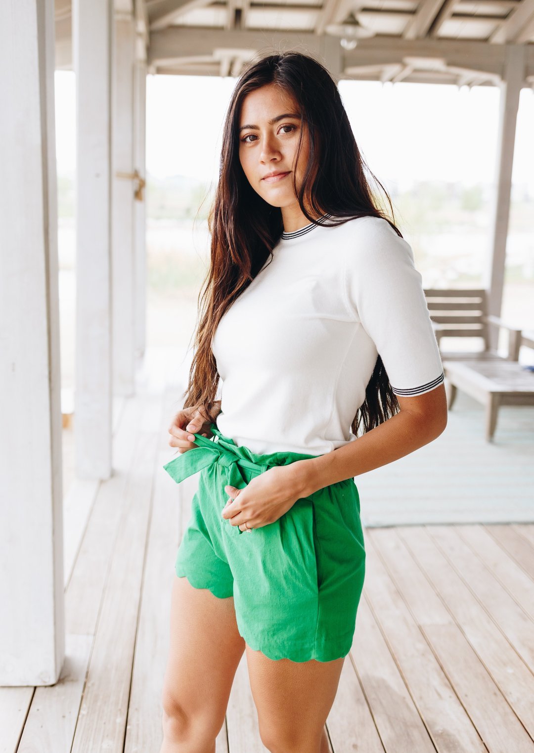 Amber Scalloped Hem Shorts In Green