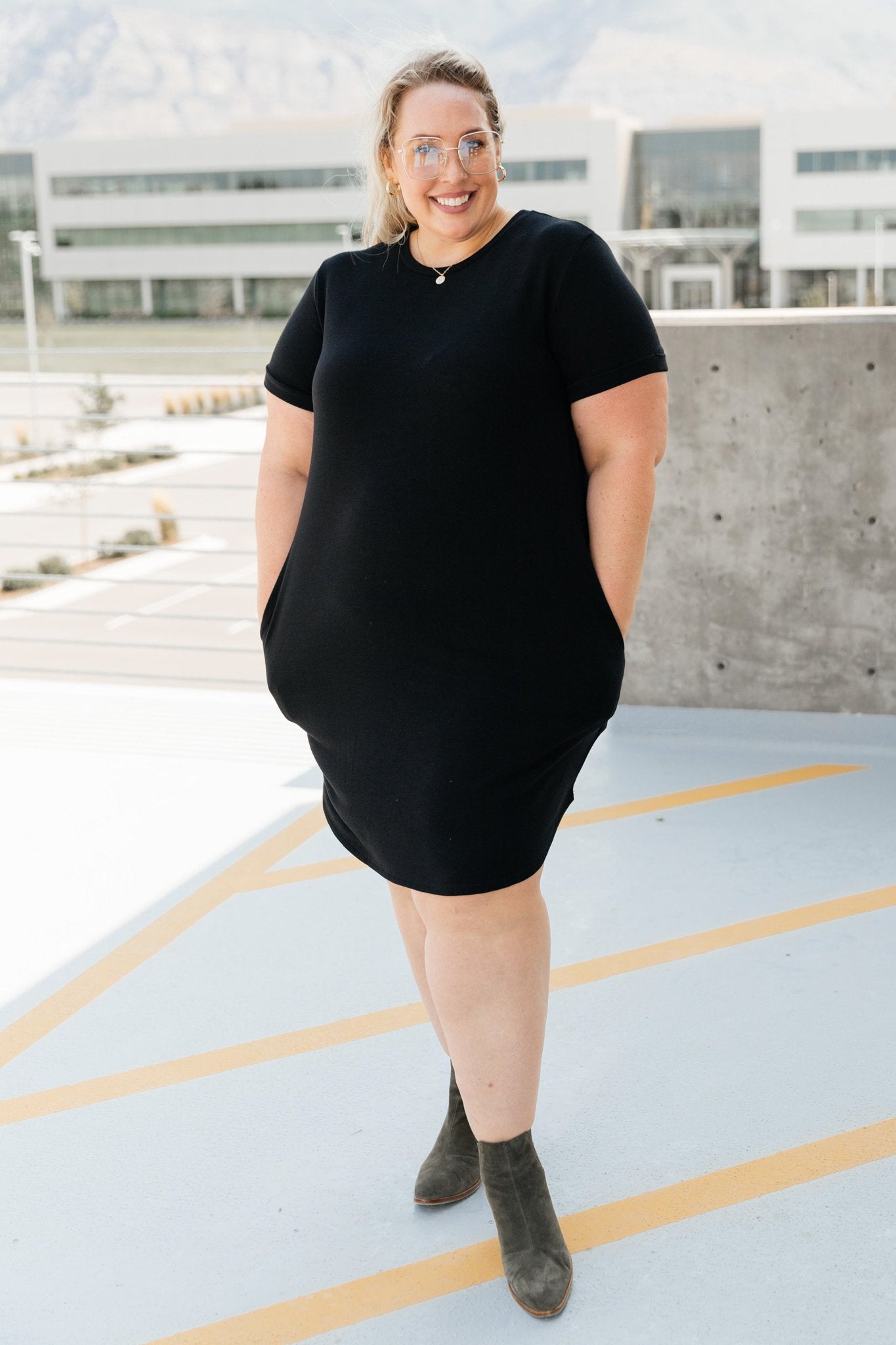 Midsummer Dream Dress in Black