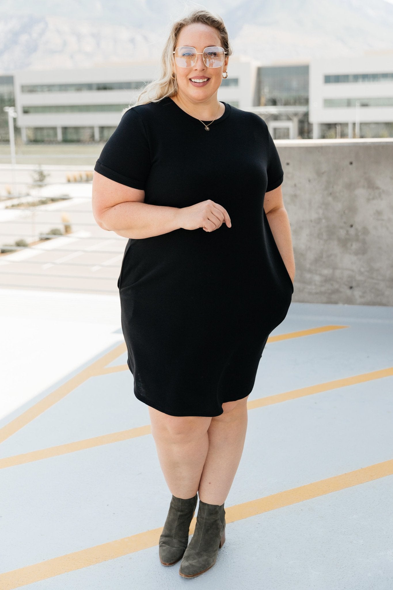 Midsummer Dream Dress in Black