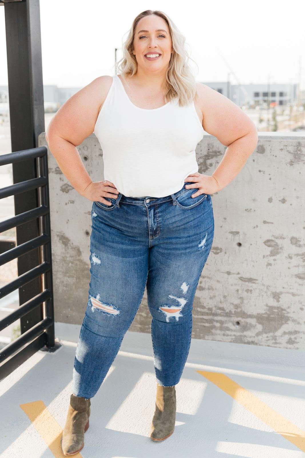 Vintage Indigo Cropped Skinny Jeans