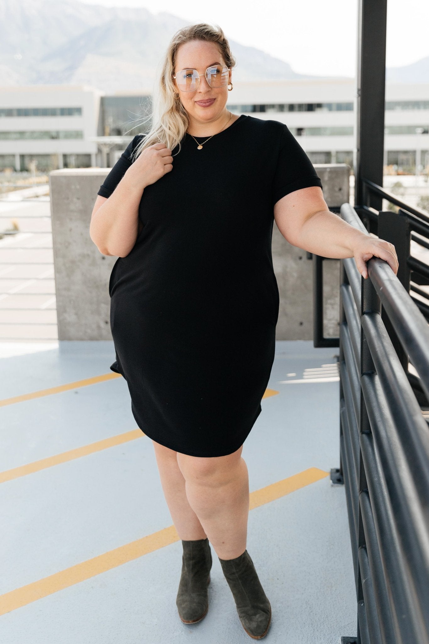 Midsummer Dream Dress in Black