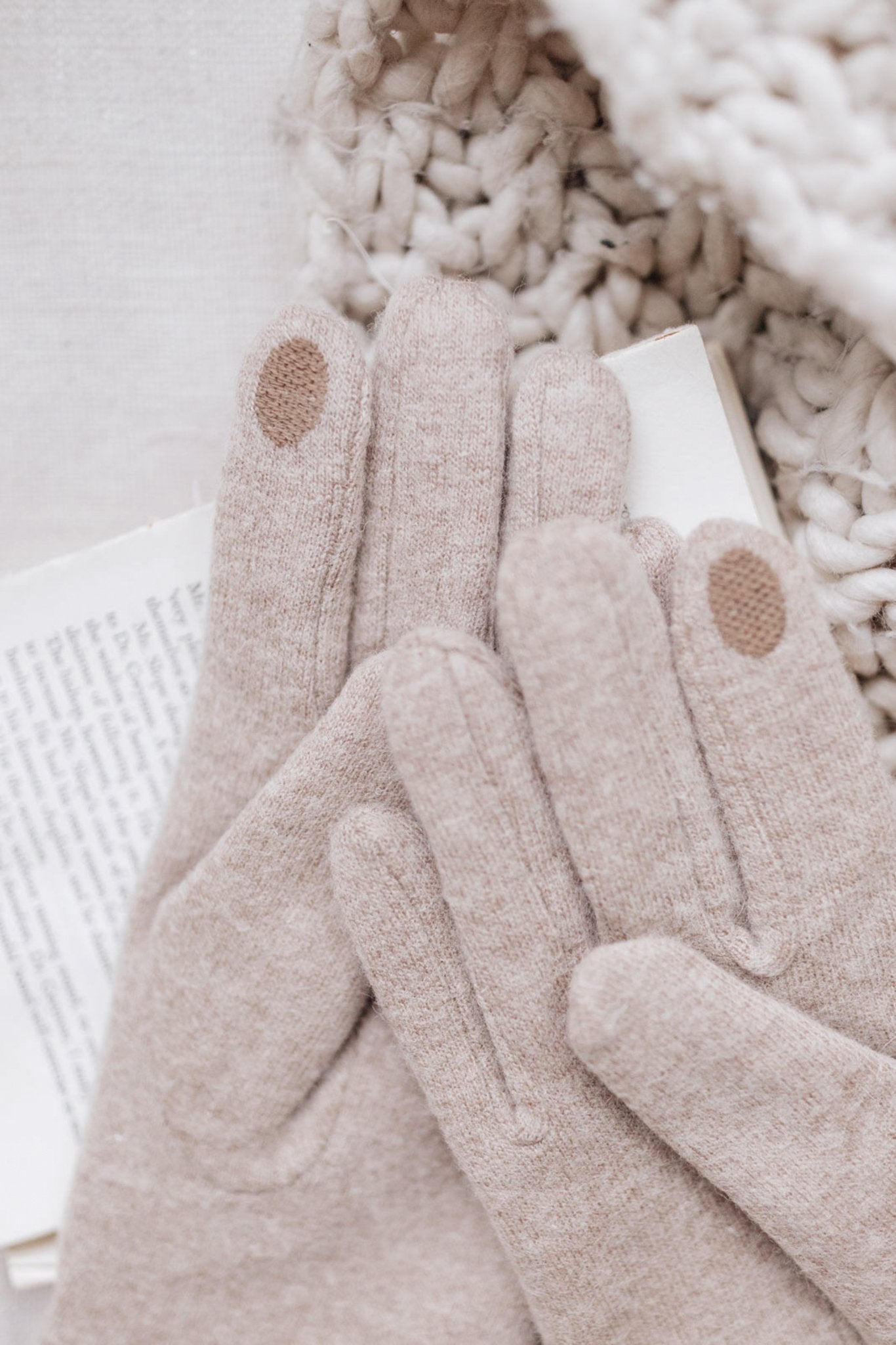 Keeping' Warm Beige Wool Gloves