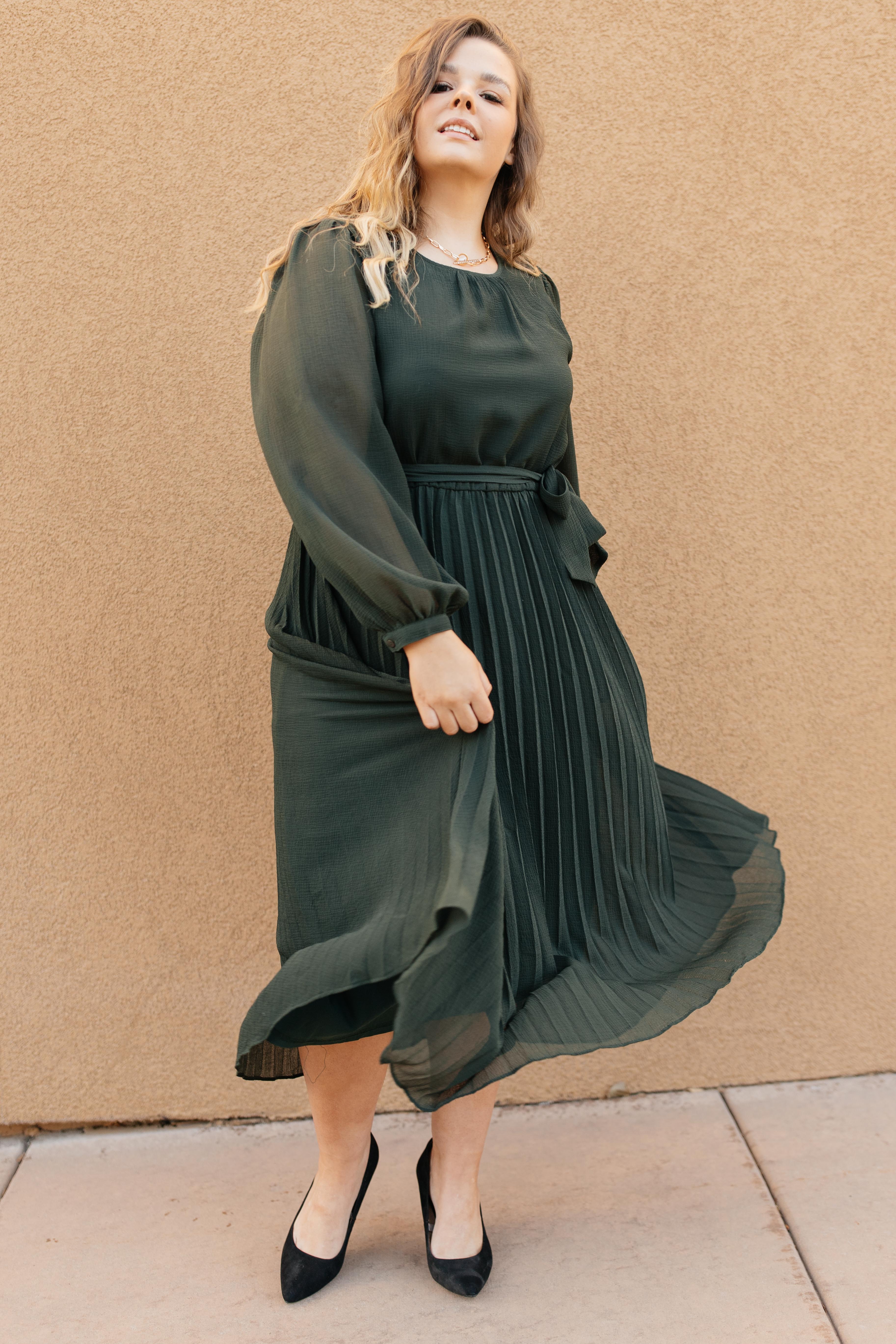 Simple And Pleated Dress in Eden