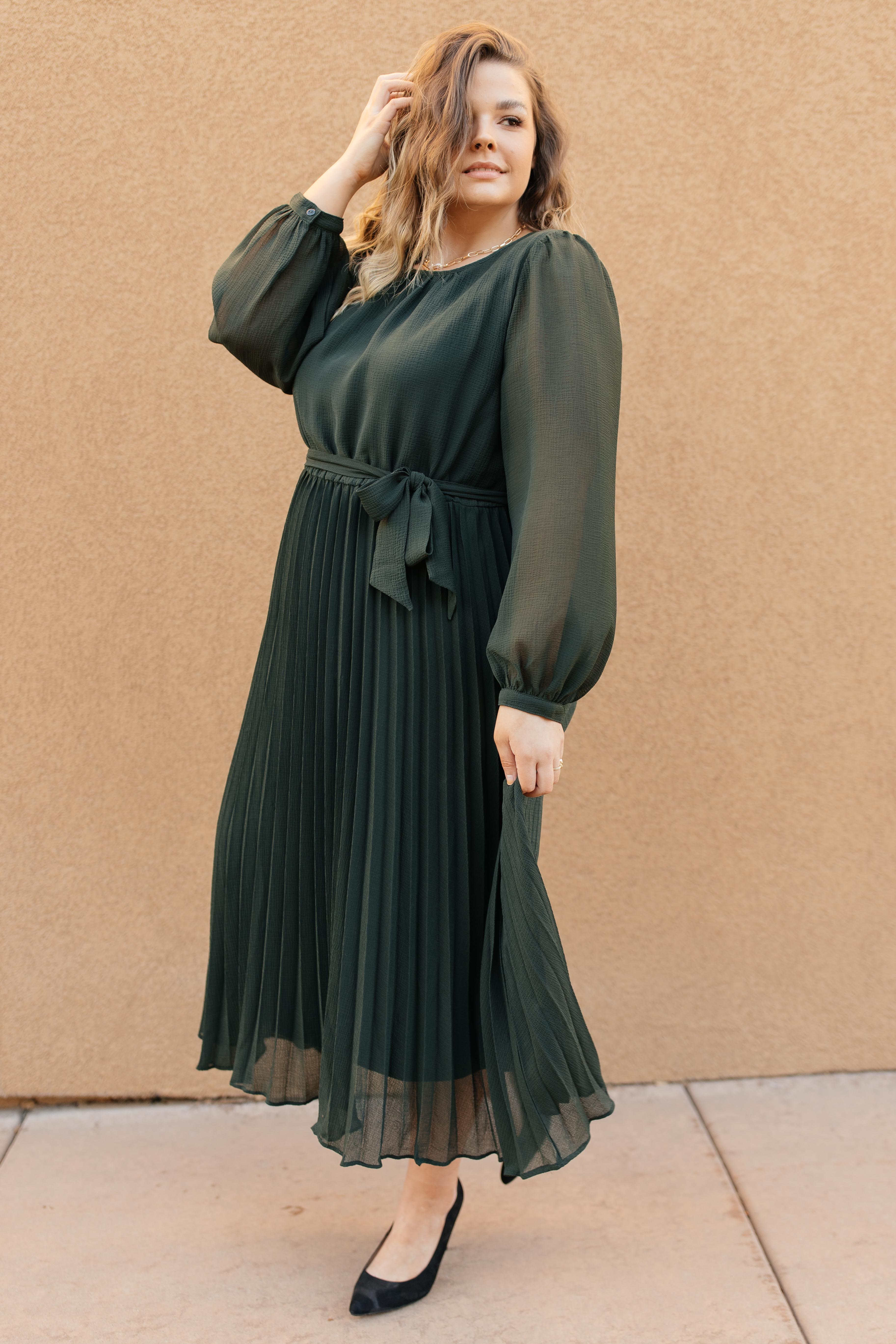 Simple And Pleated Dress in Eden