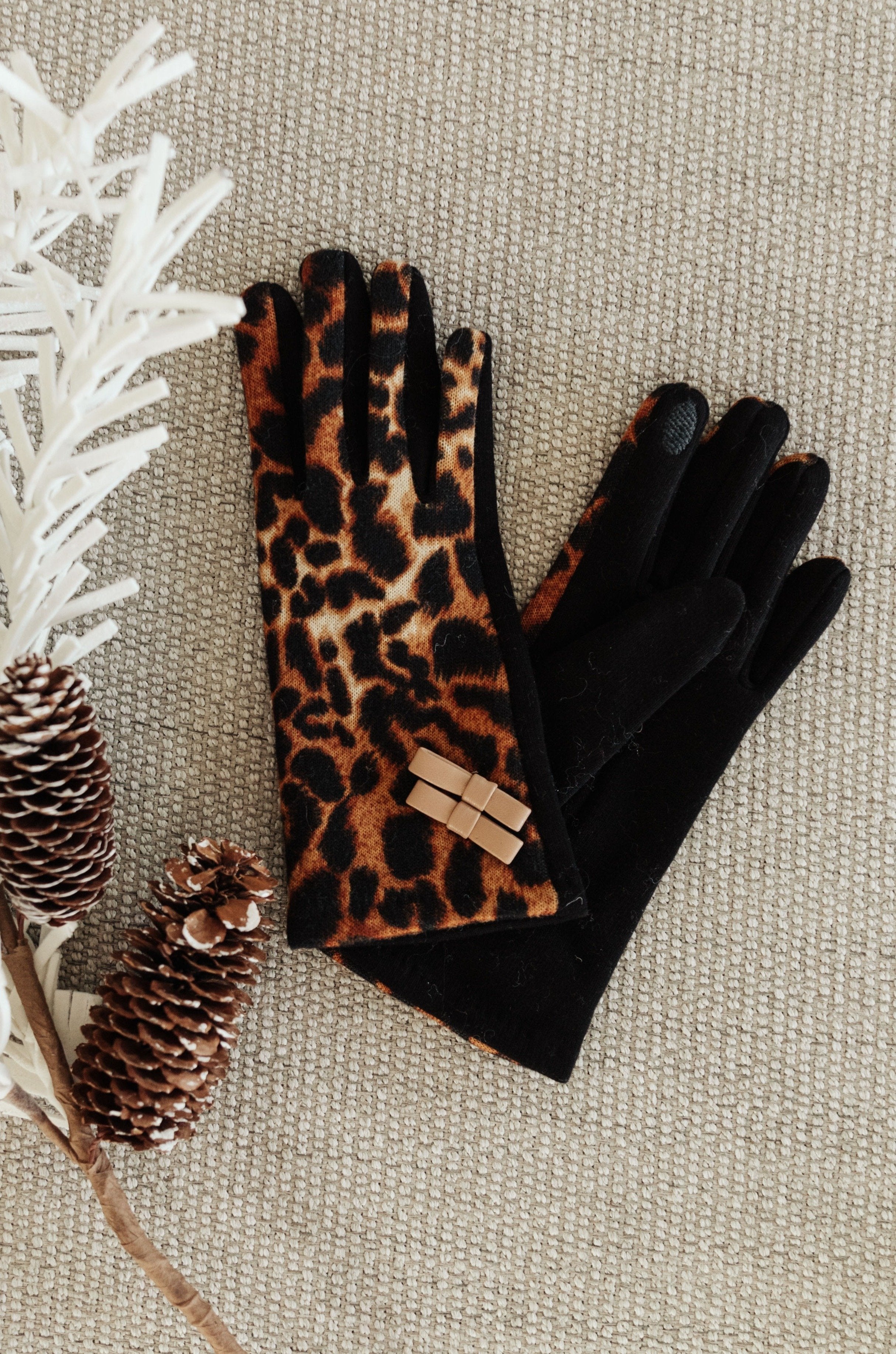 Take Me Away Gloves In Leopard