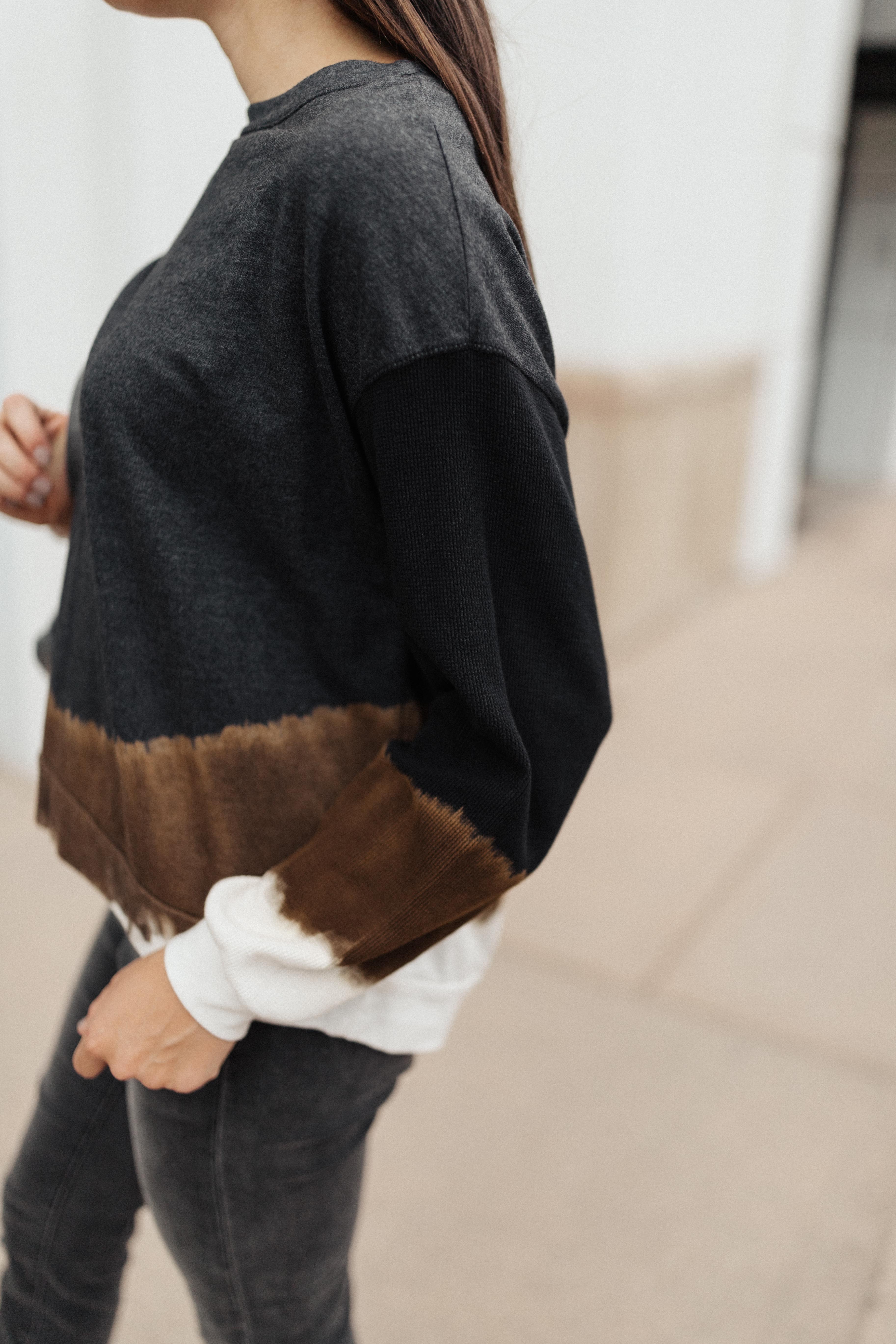 Tie Dye Chevron Pullover In Black