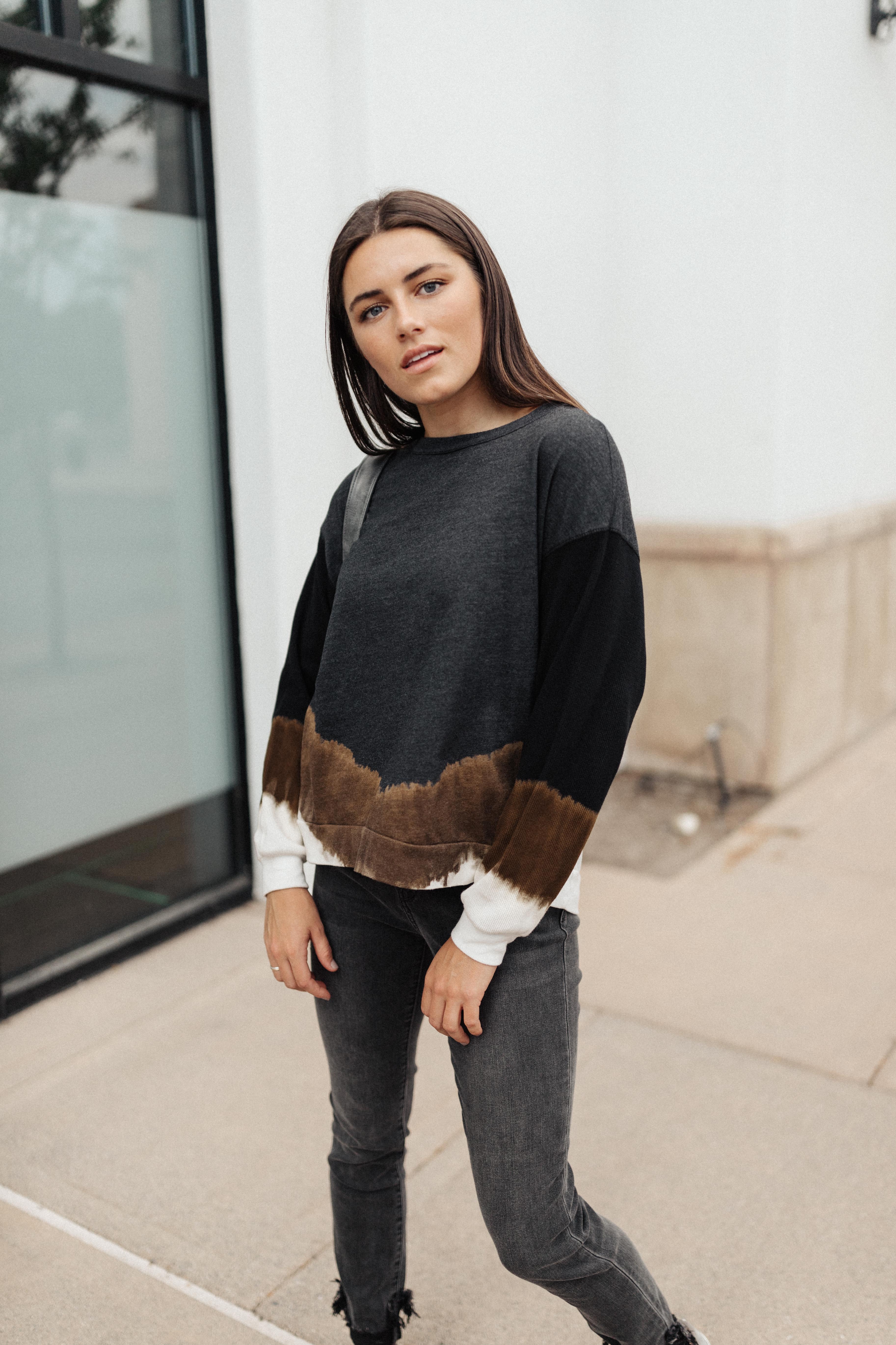 Tie Dye Chevron Pullover In Black