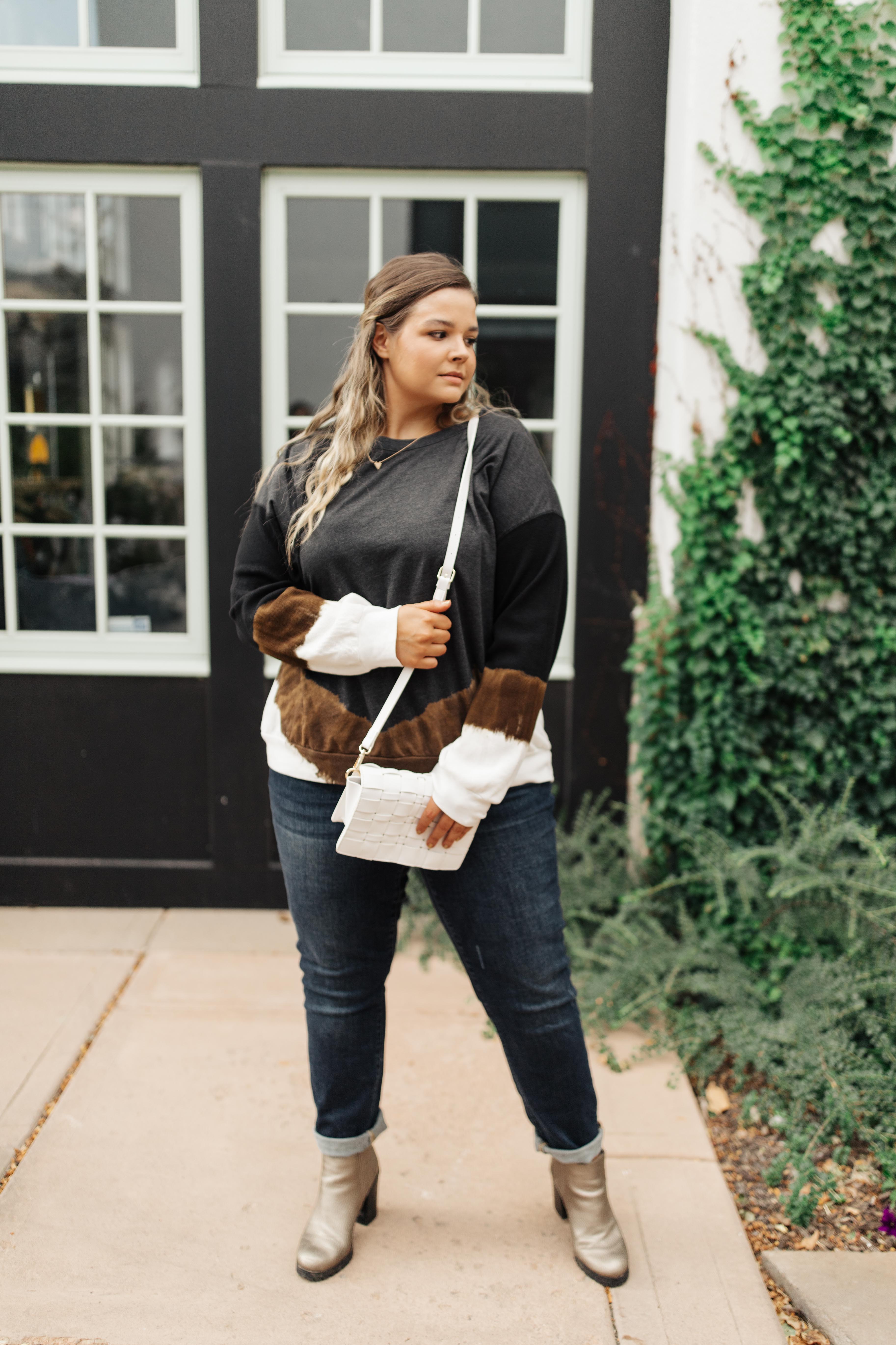 Tie Dye Chevron Pullover In Black