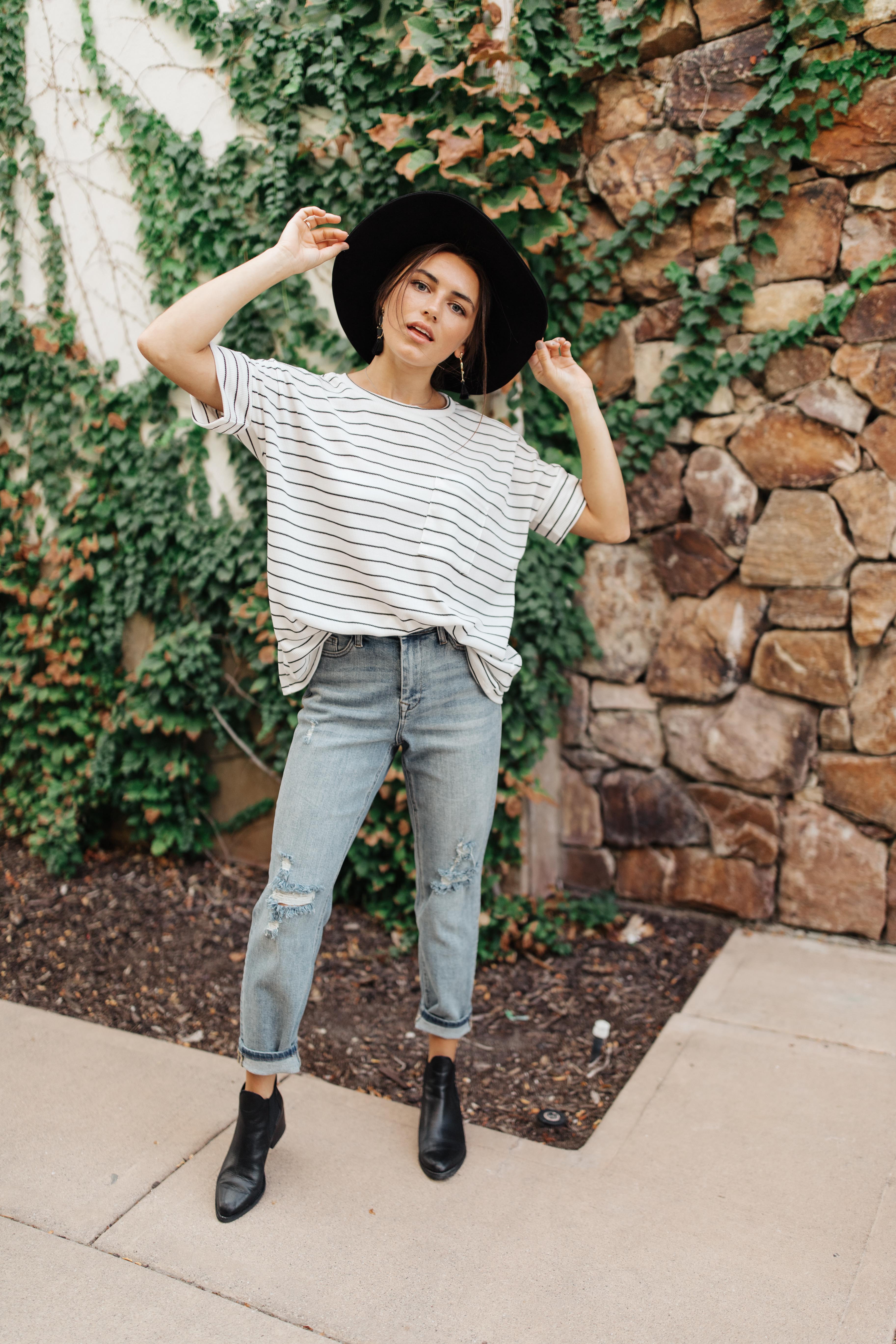 Tow The Line Striped Tee In Off White