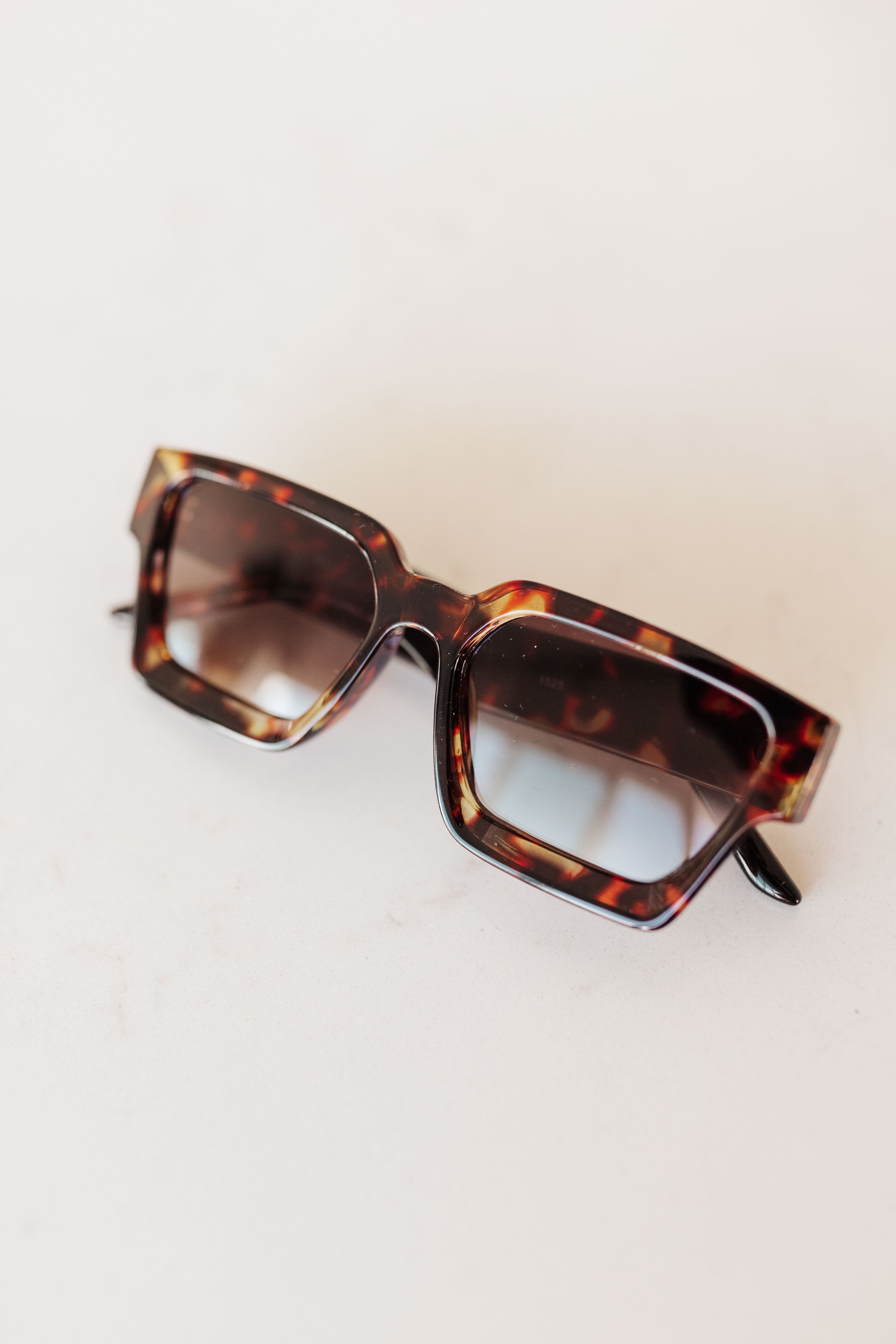 Vintage Collection Sunglasses in Tortoise