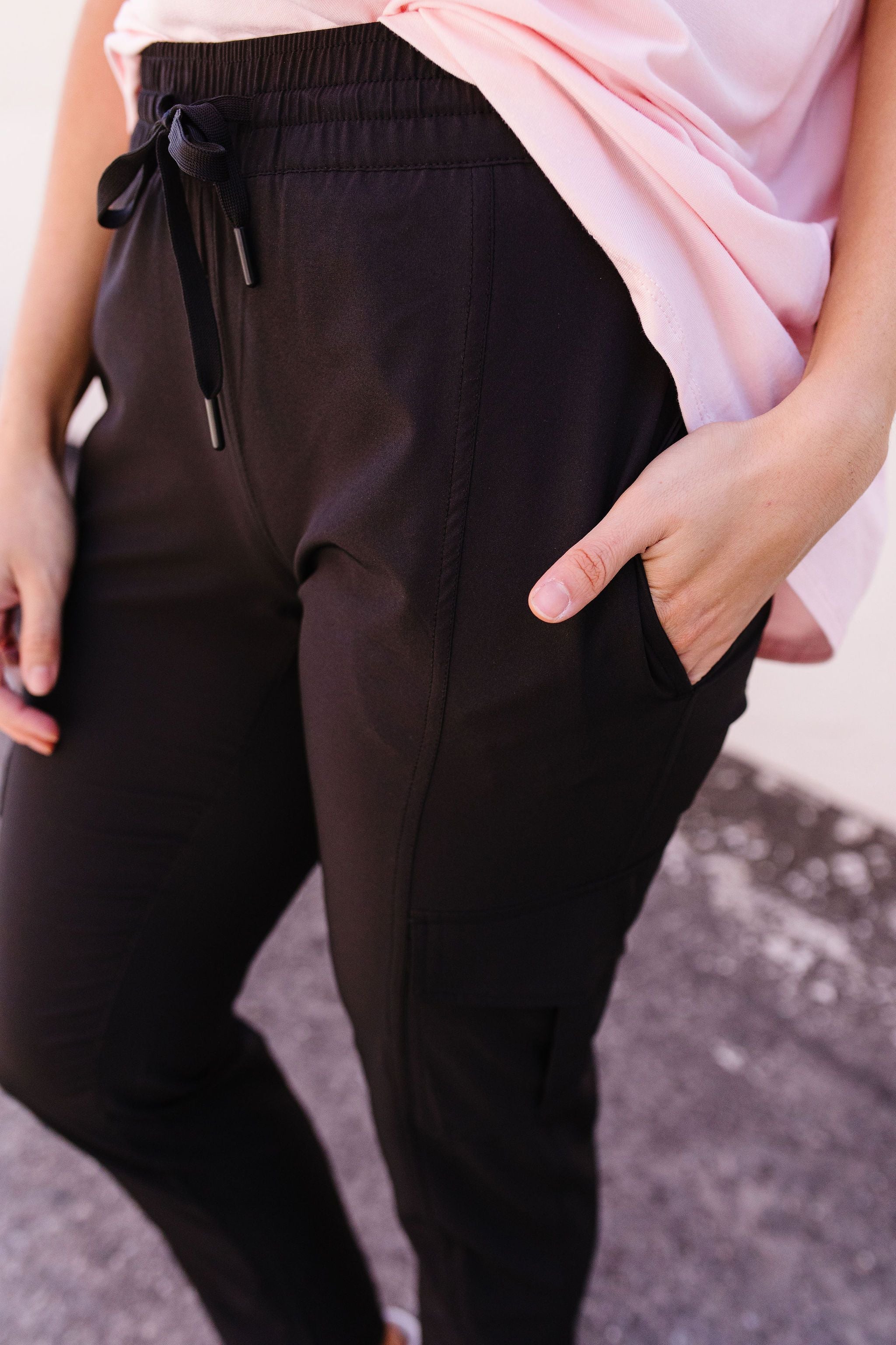 Athleisure Cargo Joggers In Black