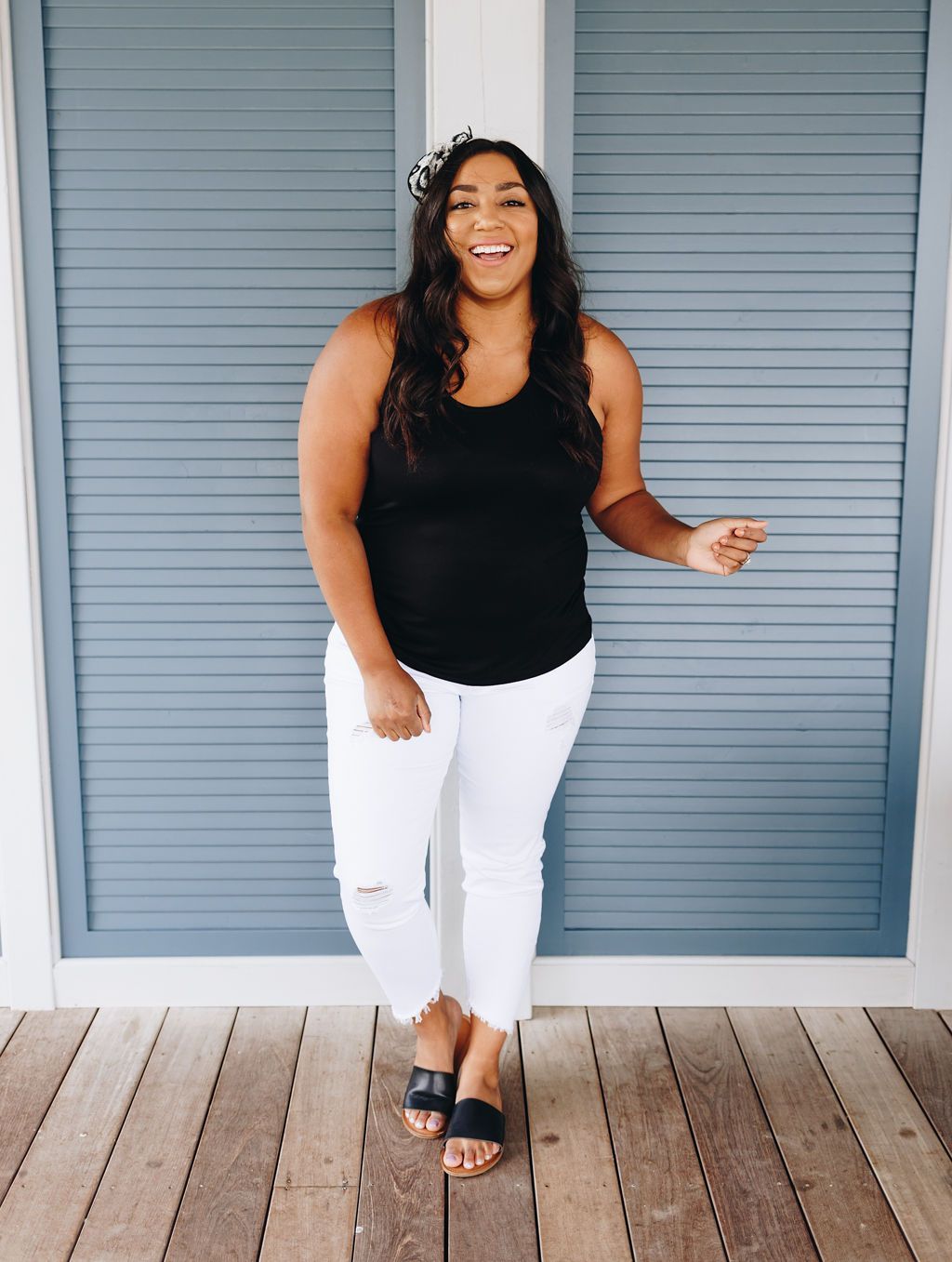 Basic Scoop Neck Tank In Black