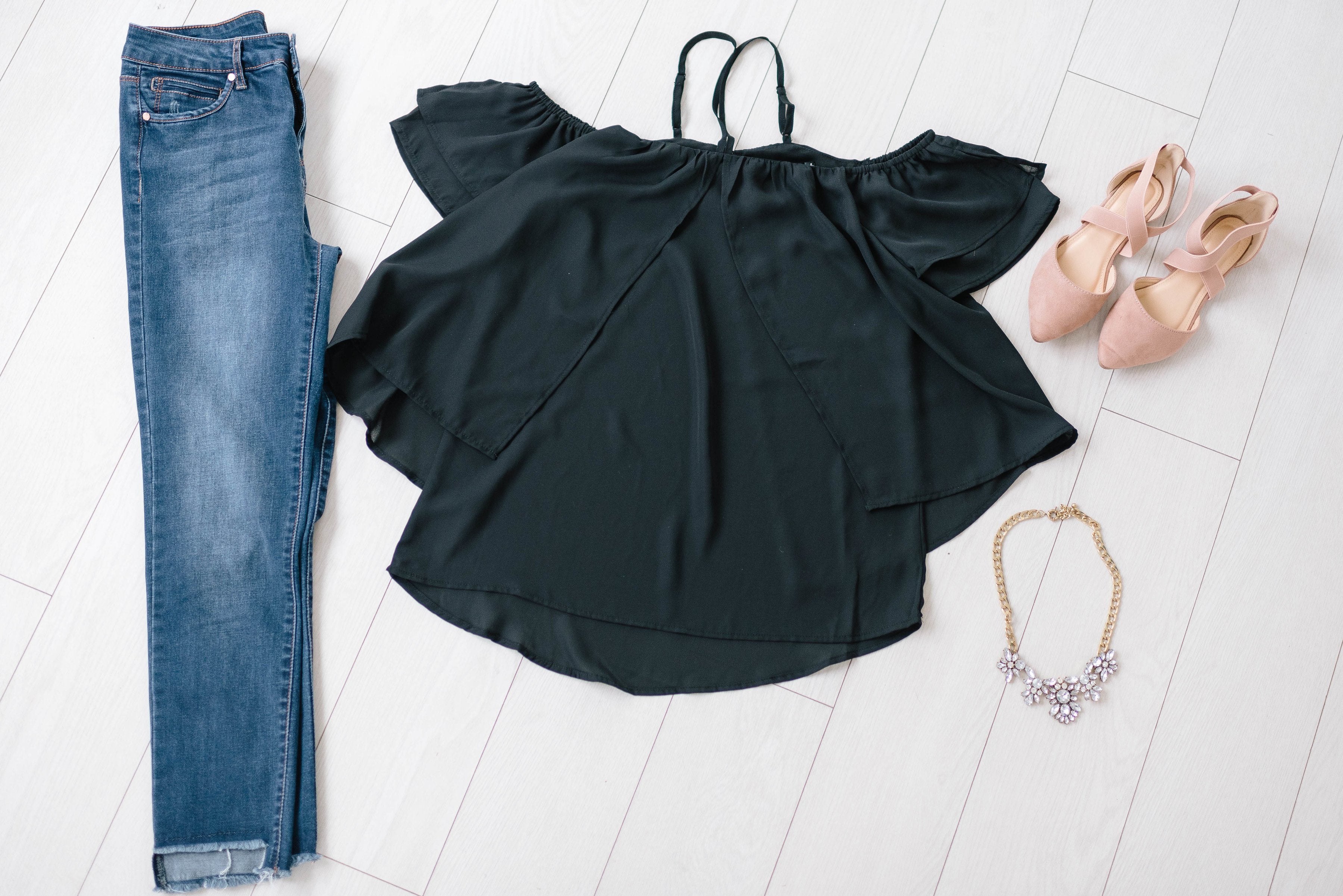 Belfair Shoulders Top In Black