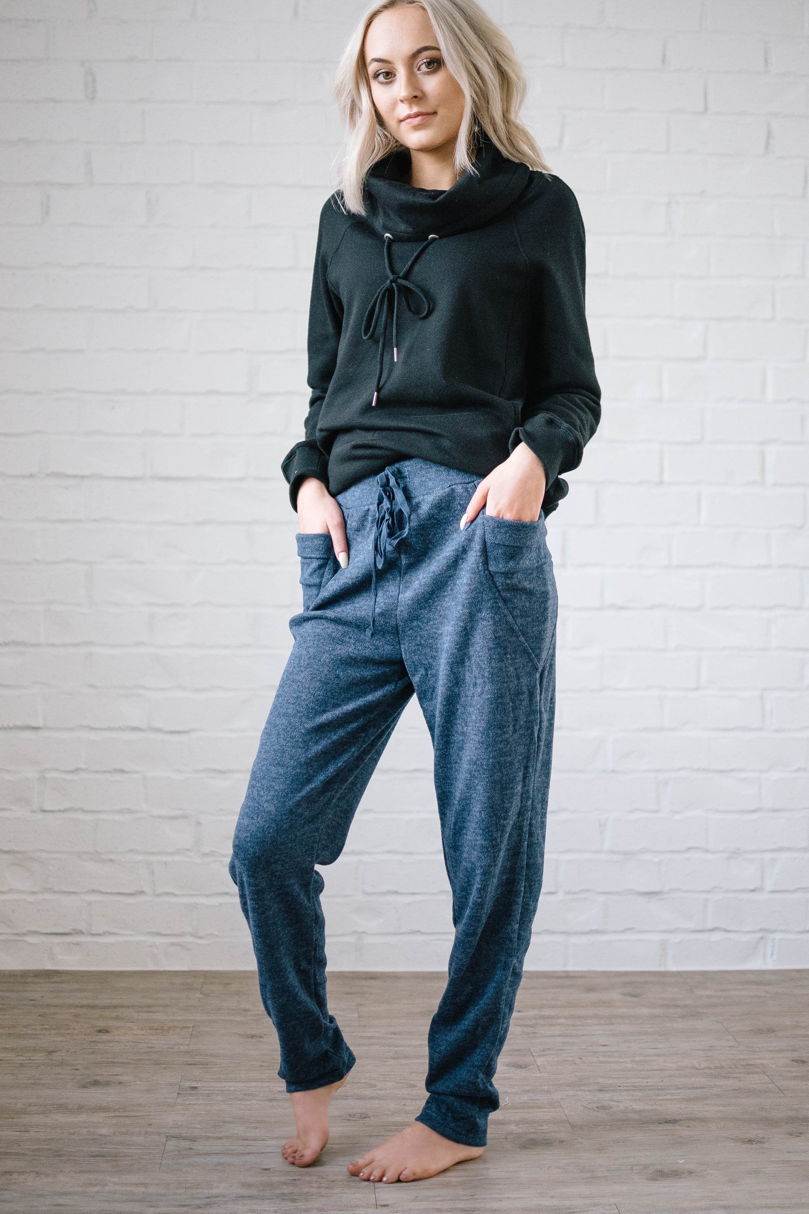 Cozy Joggers with Side Pockets in Blue