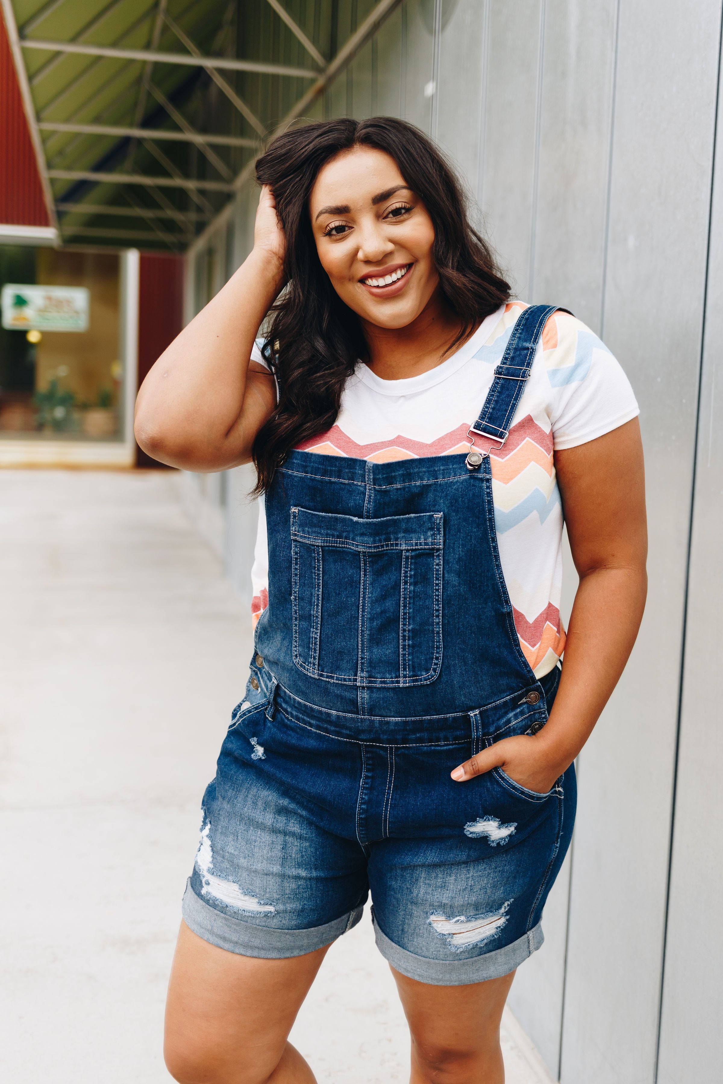 Daisy Denim Distressed Shortalls In Dark Wash