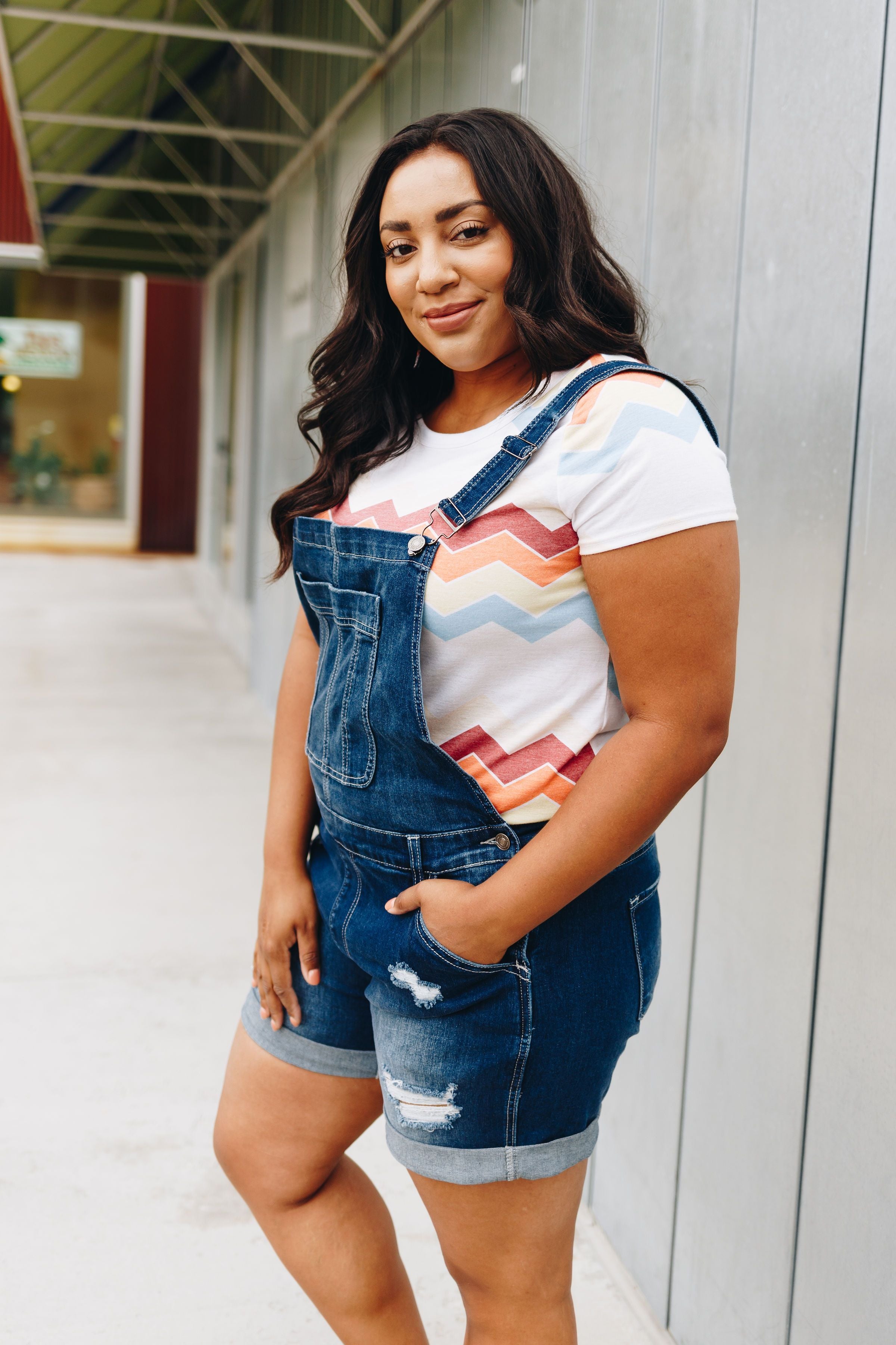 Daisy Denim Distressed Shortalls In Dark Wash