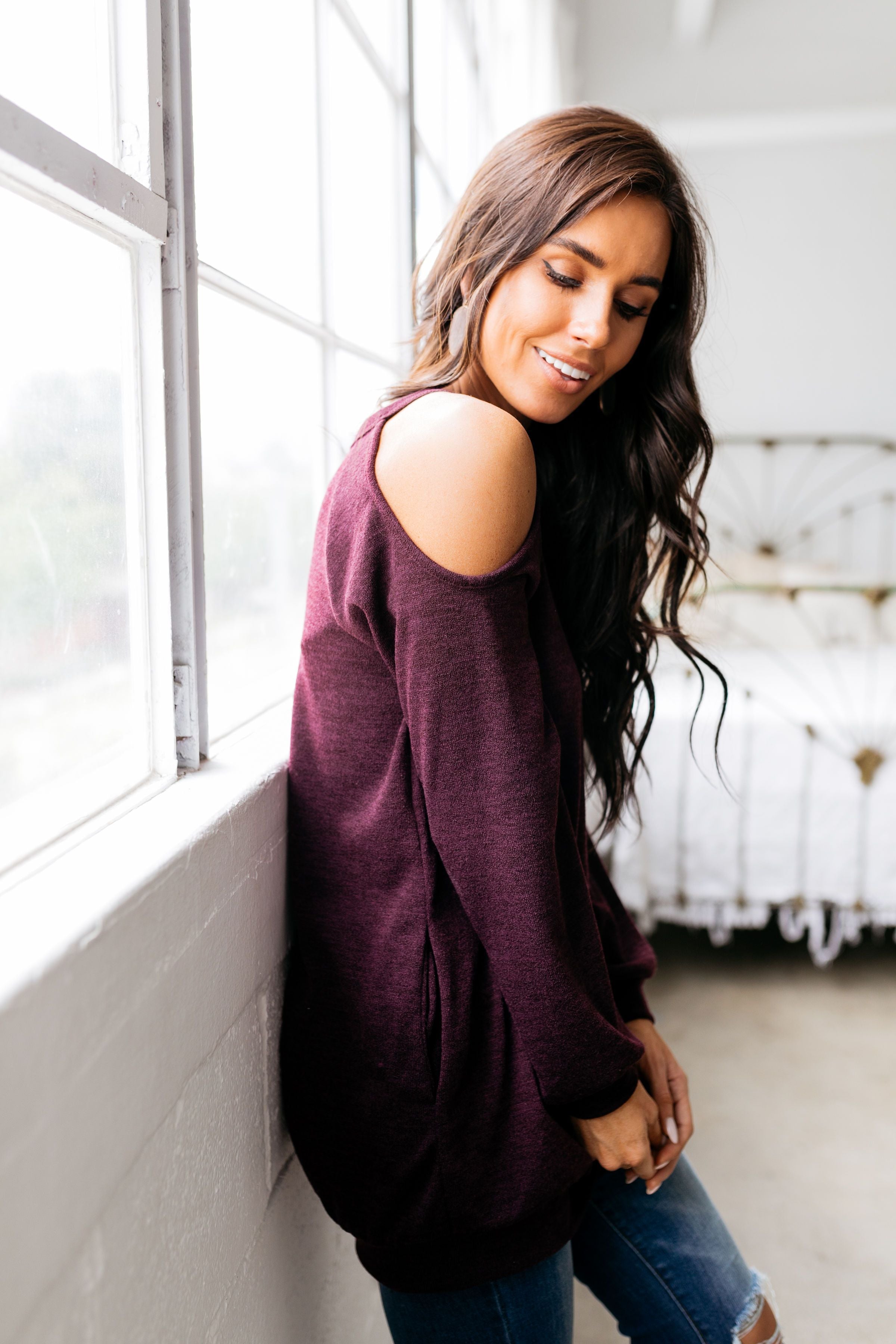 Dare To Bare Pocketed Top In Eggplant