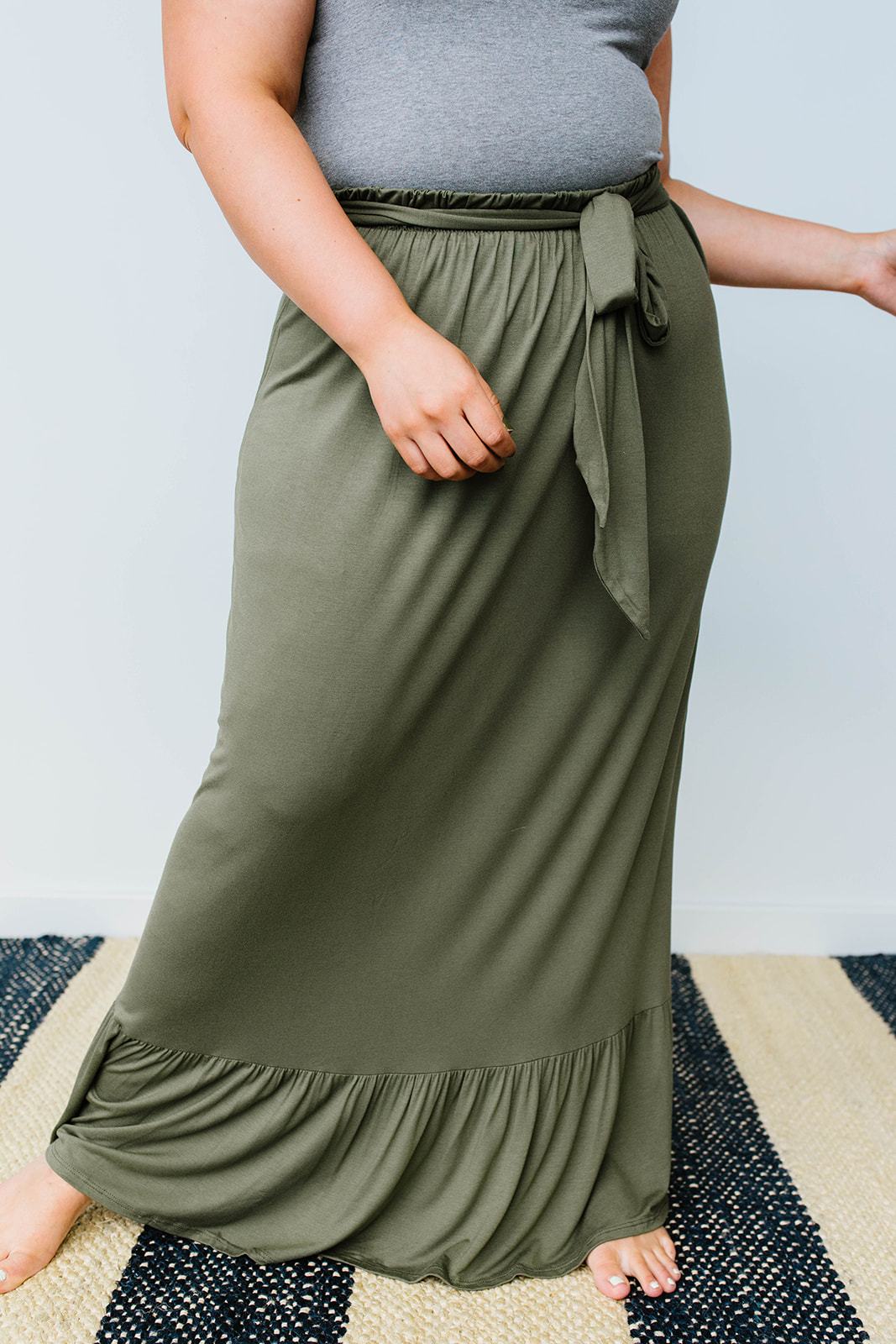 Falling For You Skirt In Olive