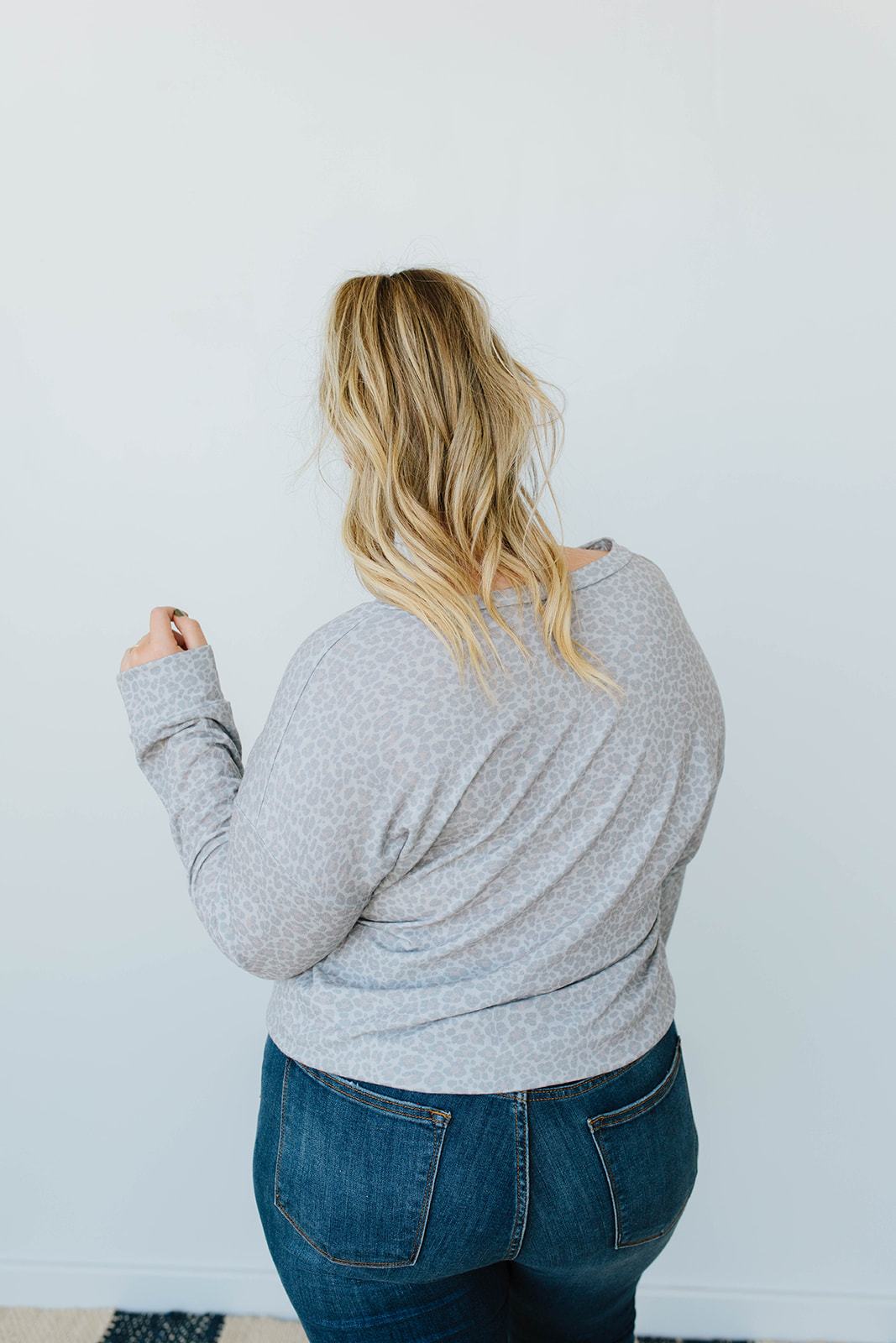 Incognito Lounge Top