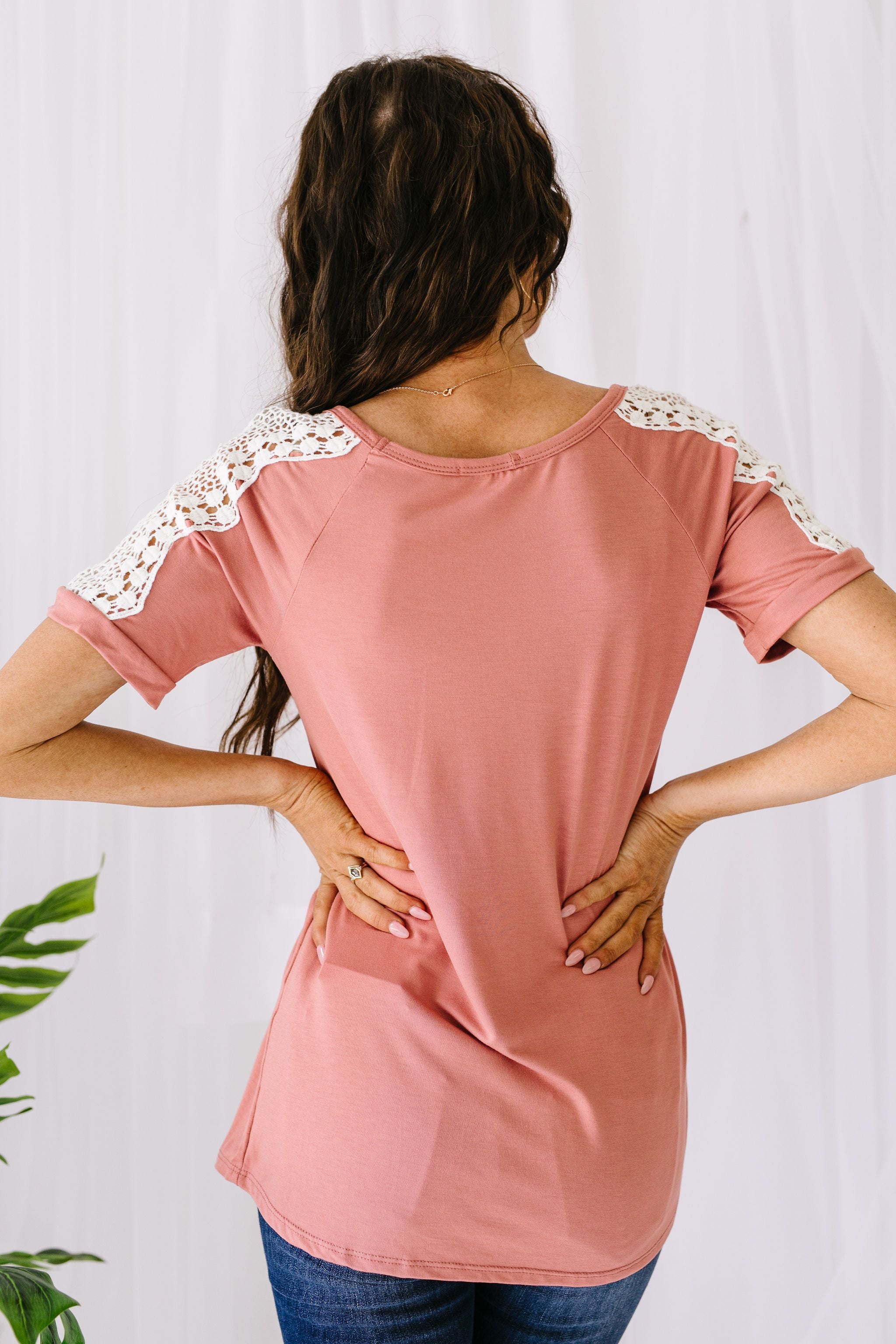 Lace Up The Sleeve Top In Mauve