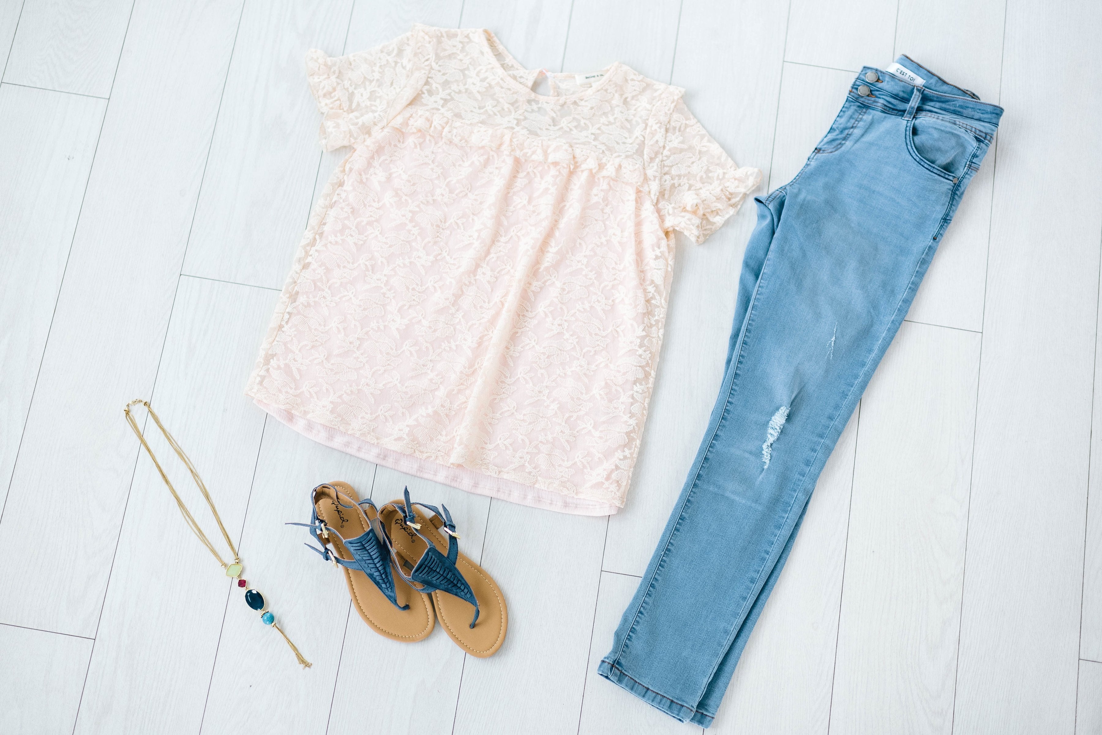 Lynden Lace Top In Pale Peach