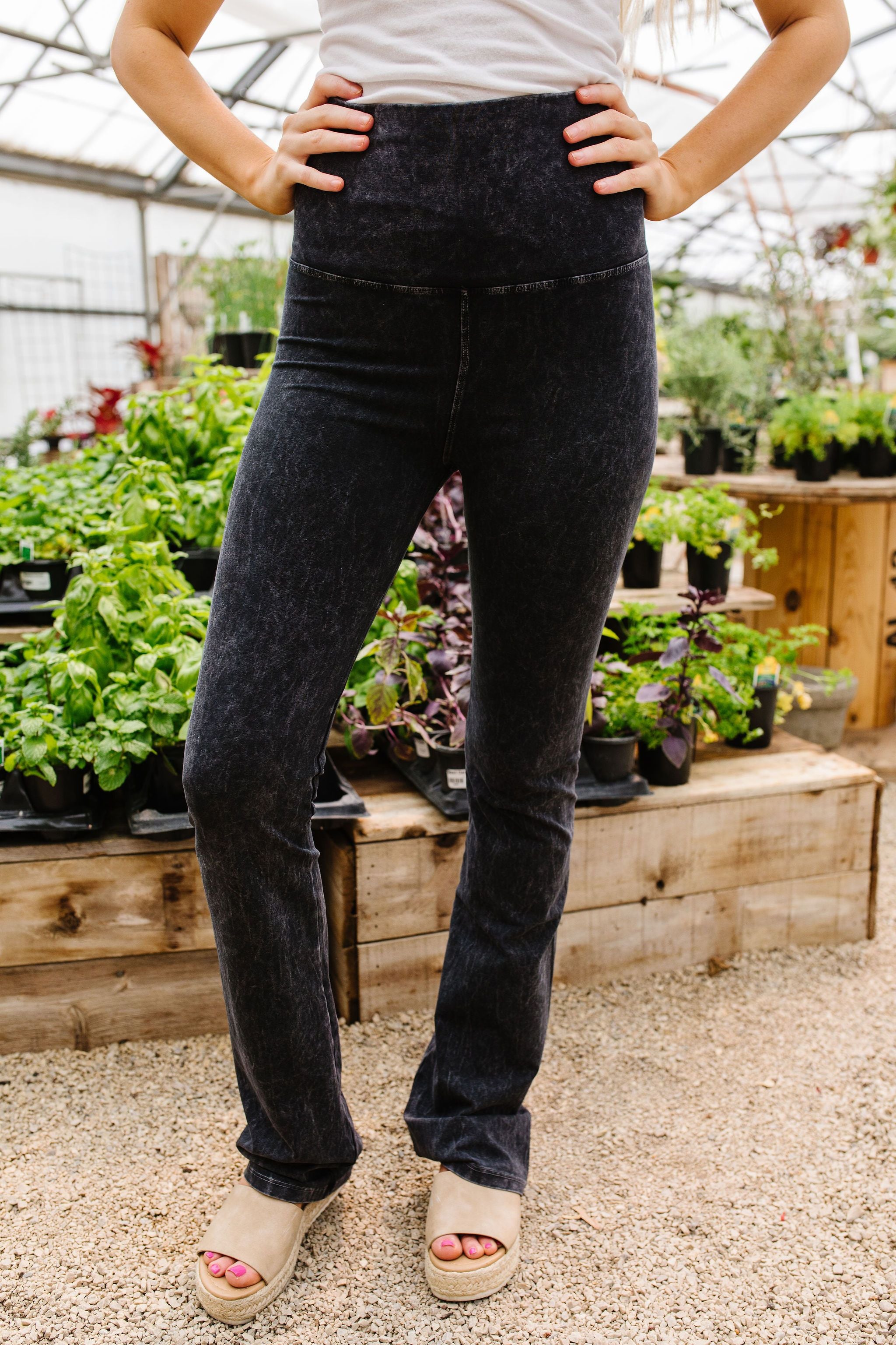 Mountain Pose Mineral Wash Yoga Pants In Black