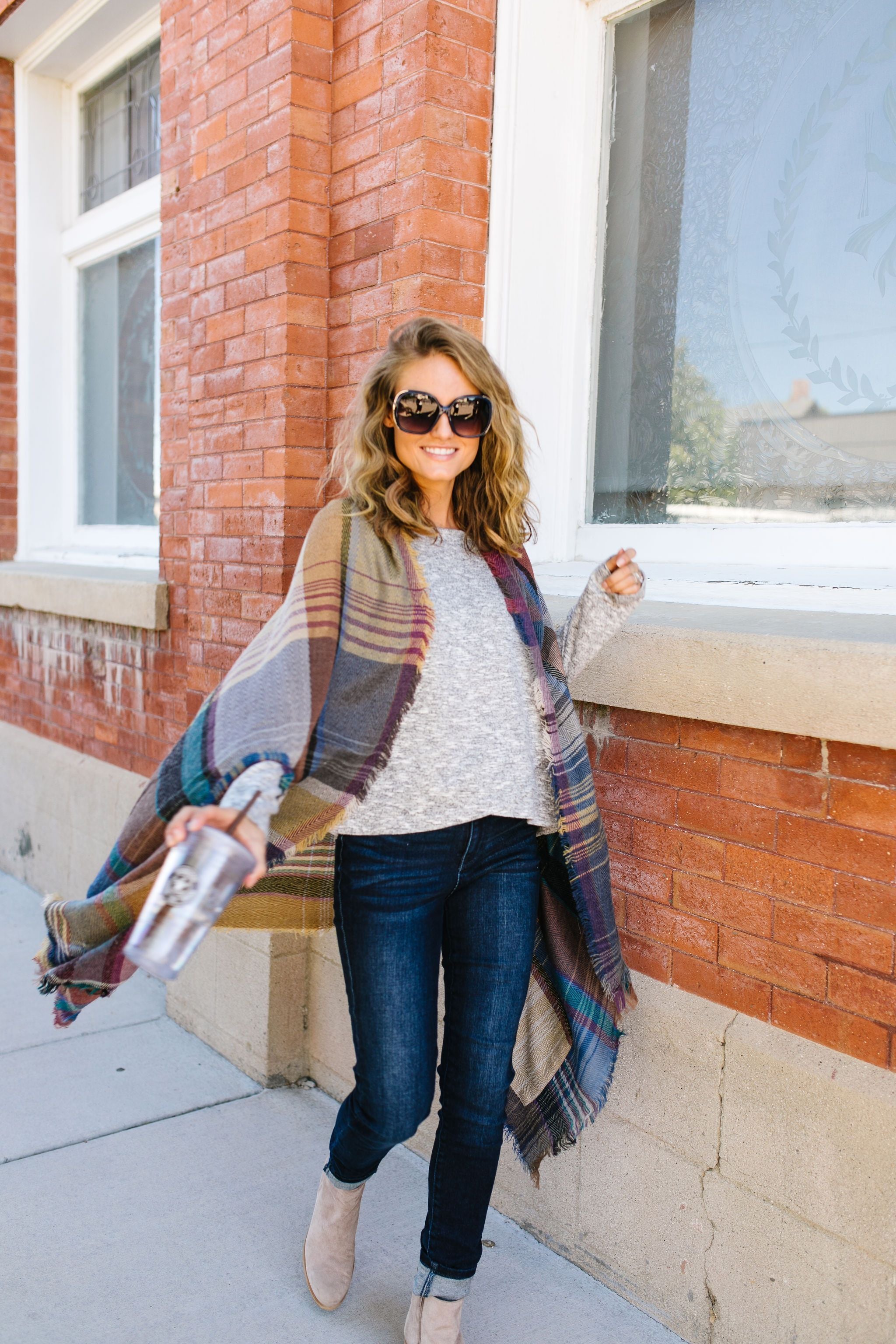 Nacho Basic Plaid Poncho In Camel