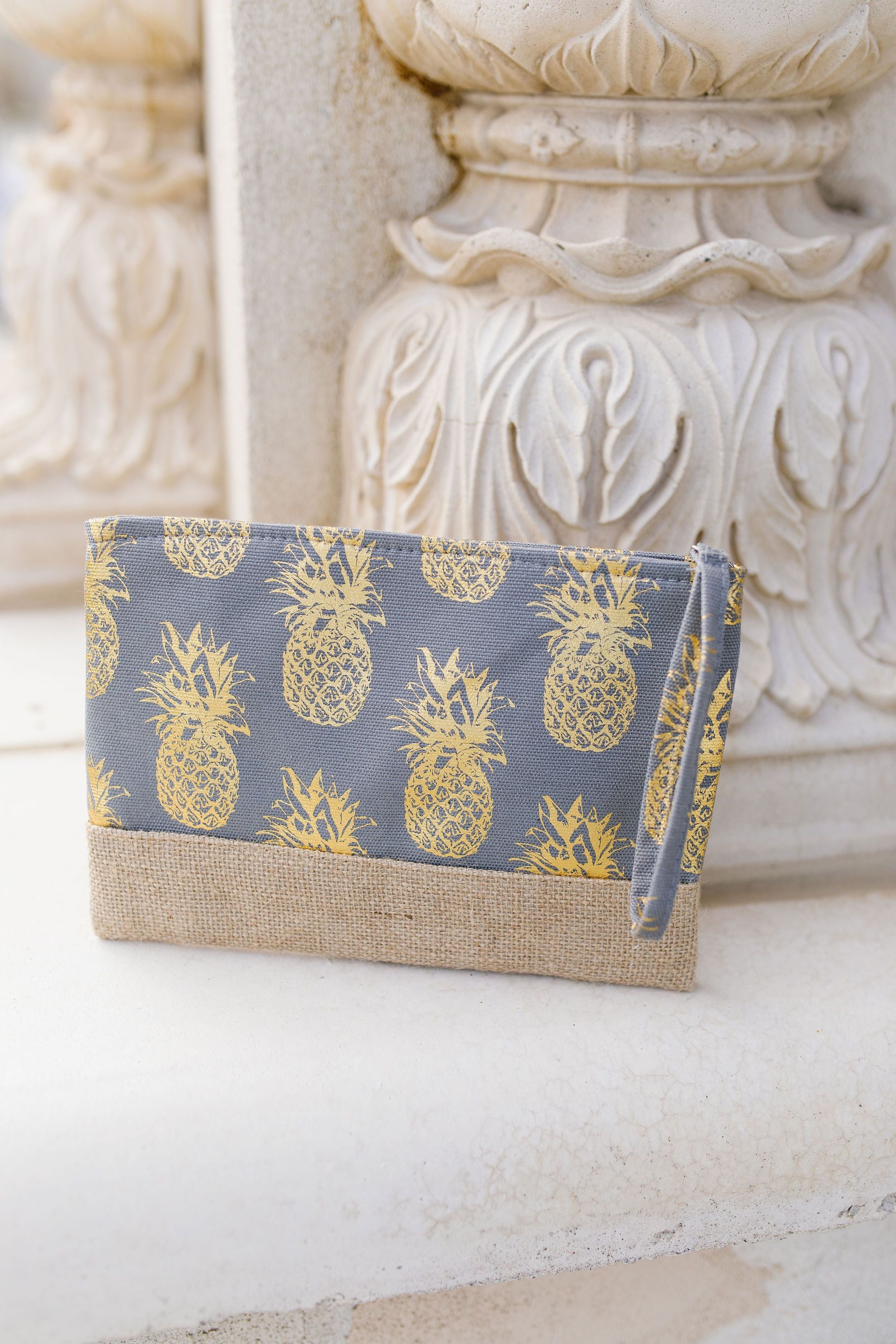 Piña Colada Clutch In Gray