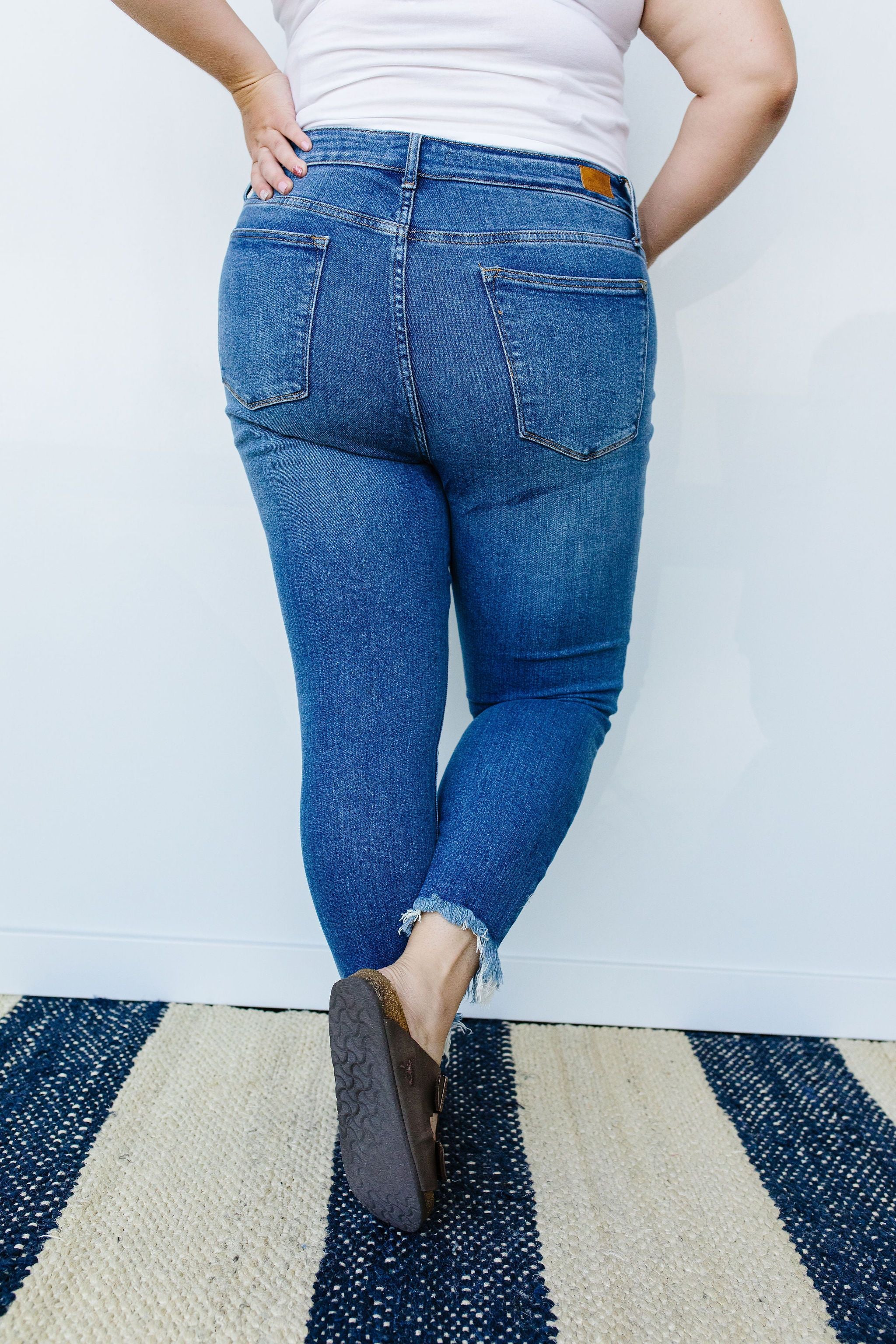 Shark Bite Frayed Hem Jeans