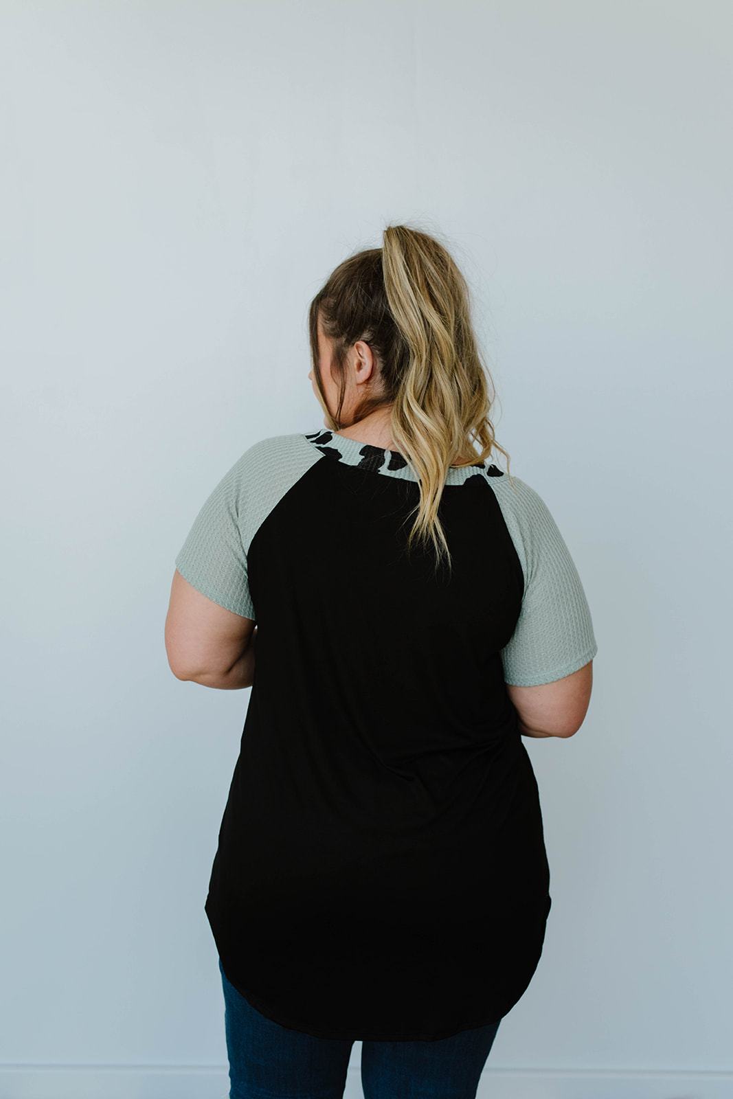 Strappy & Spotty V Top In Sage