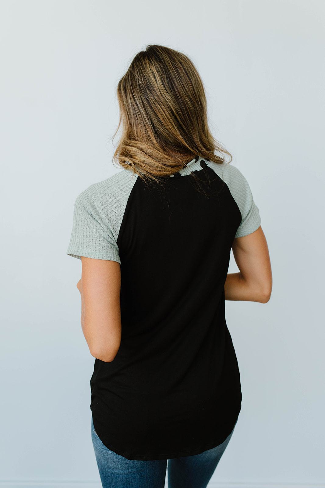Strappy & Spotty V Top In Sage