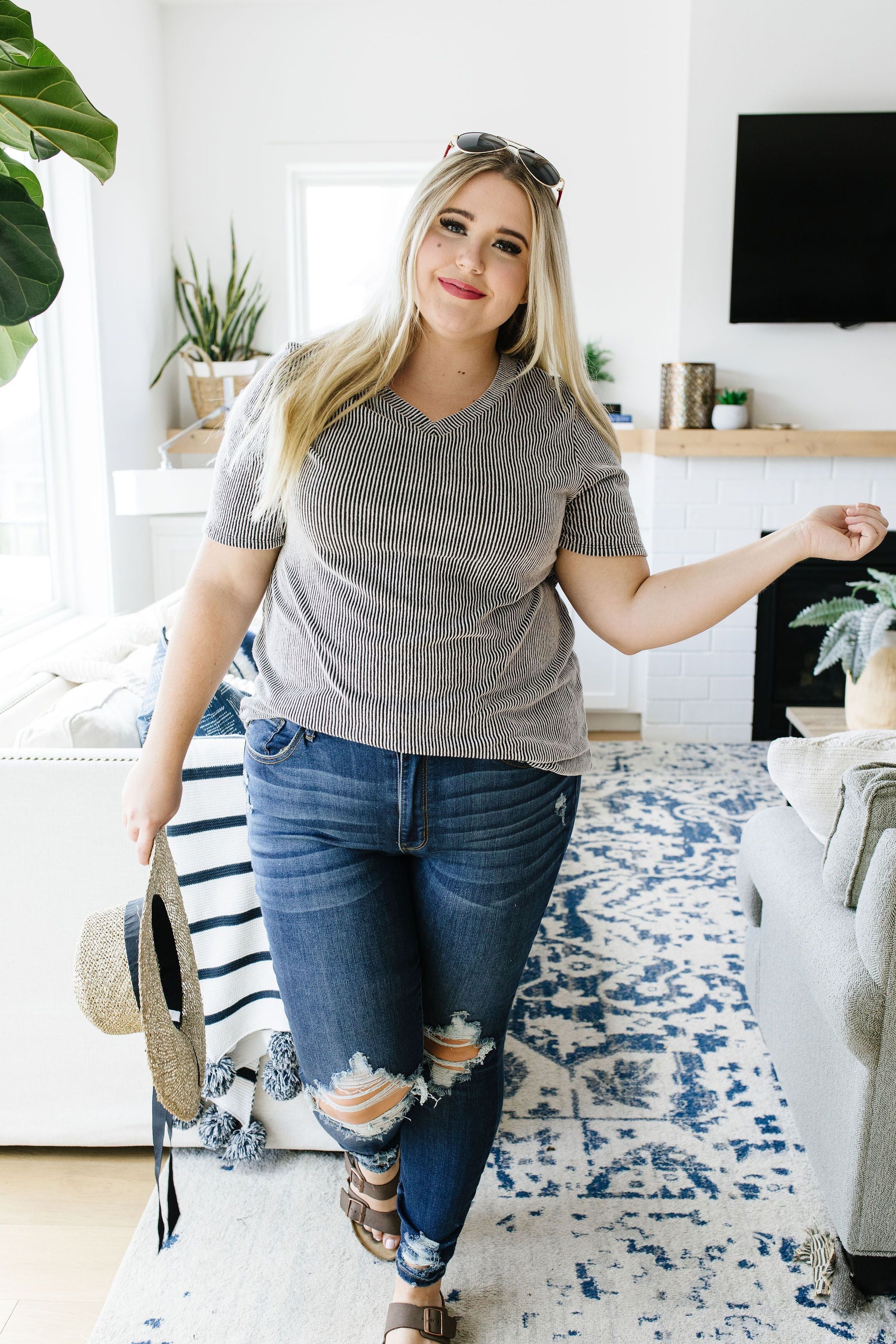 Two-Tone Ribbed V-Neck In Black