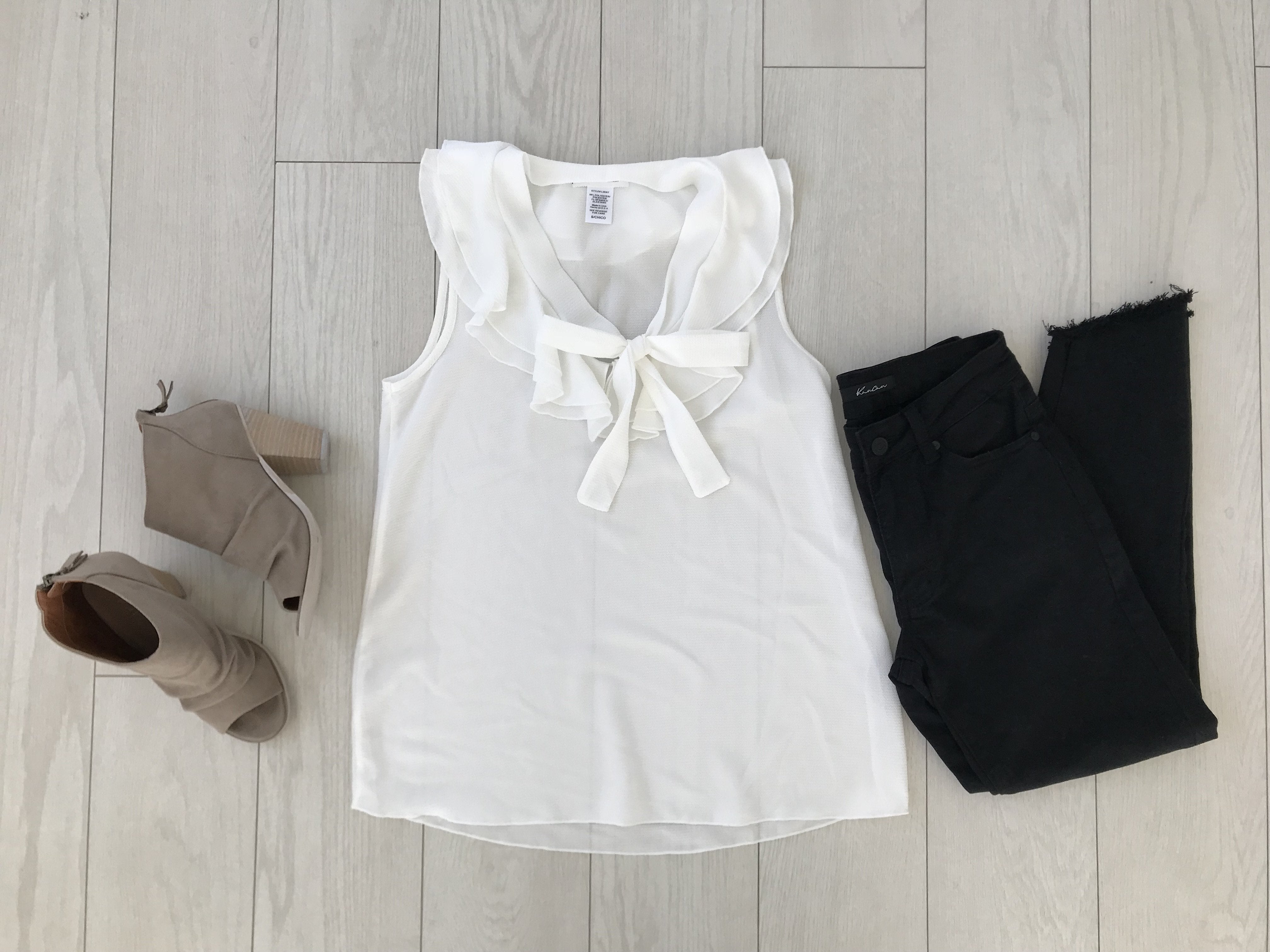 Up Town Ties Top In White