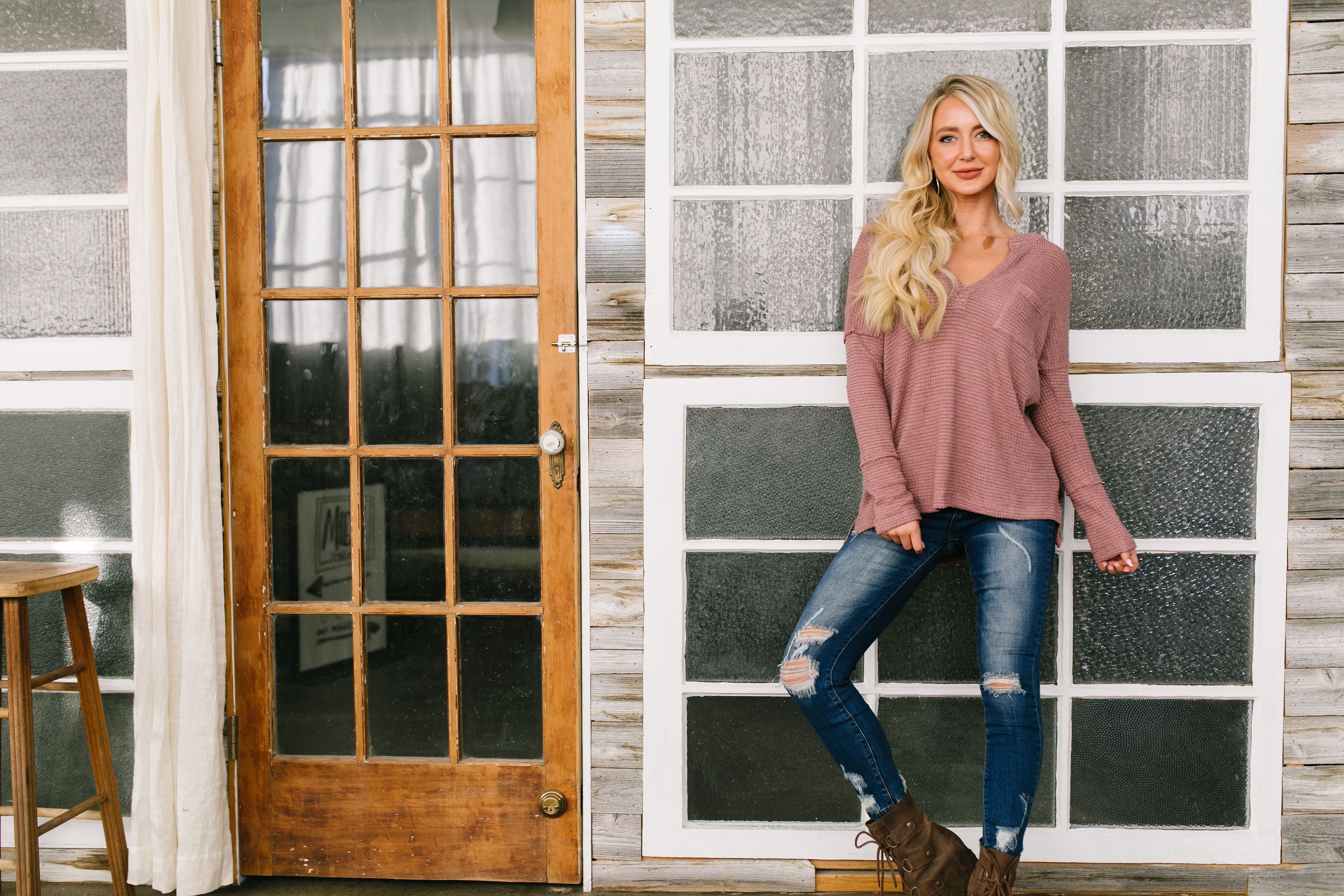 Waffle Knit V-Neck Tee In Mauve