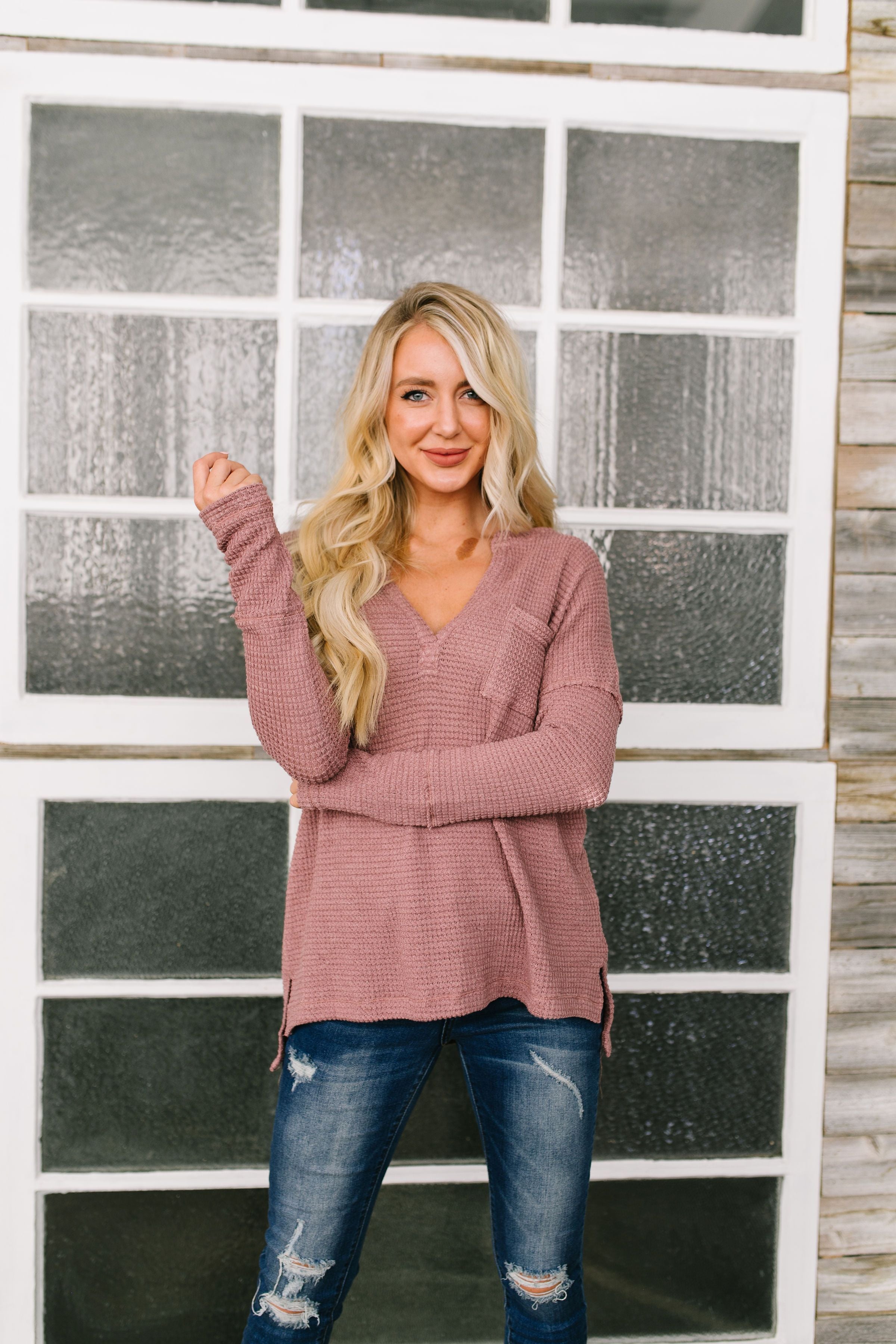 Waffle Knit V-Neck Tee In Mauve