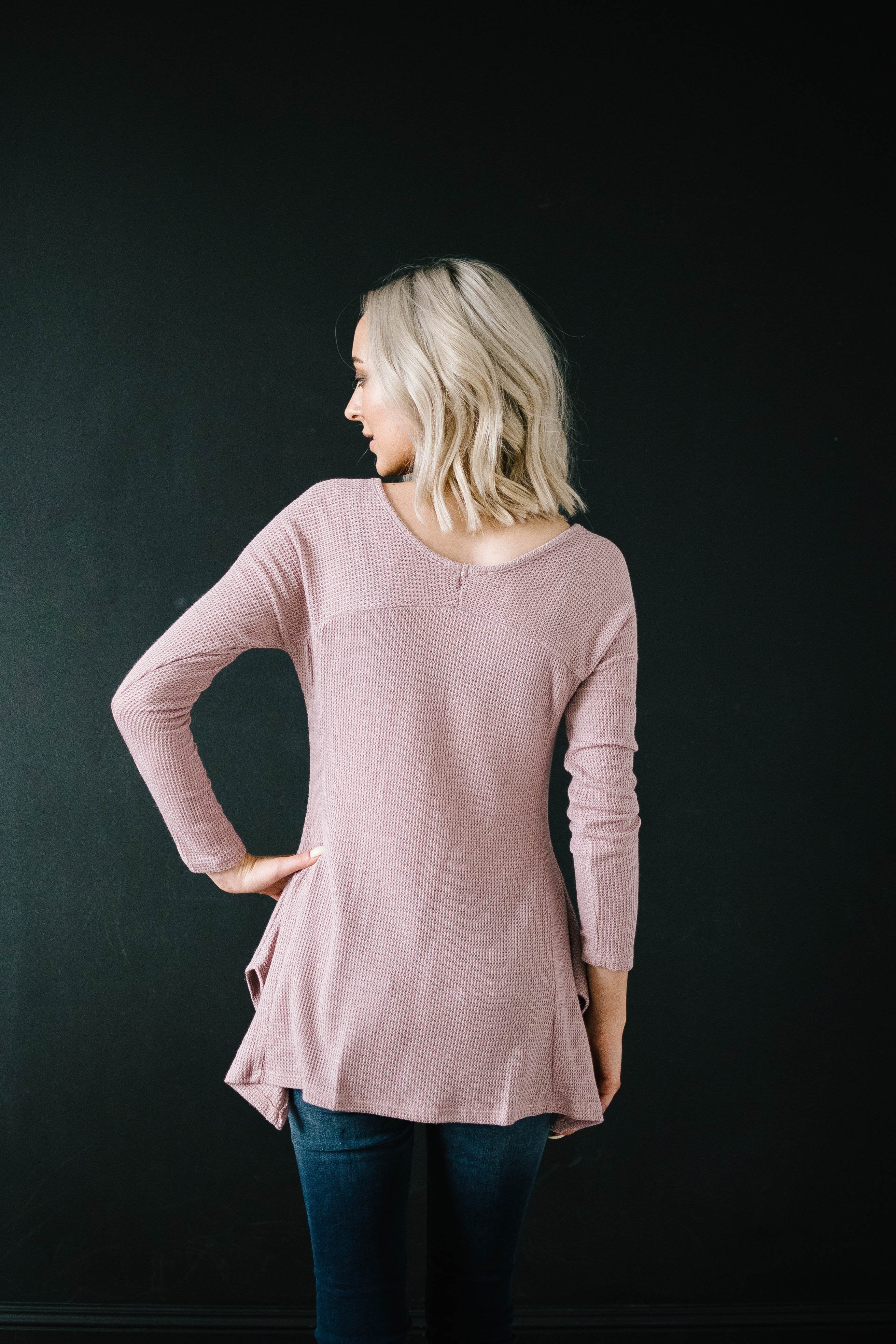 Willow Woven Shark Bite Top in Dusty Pink