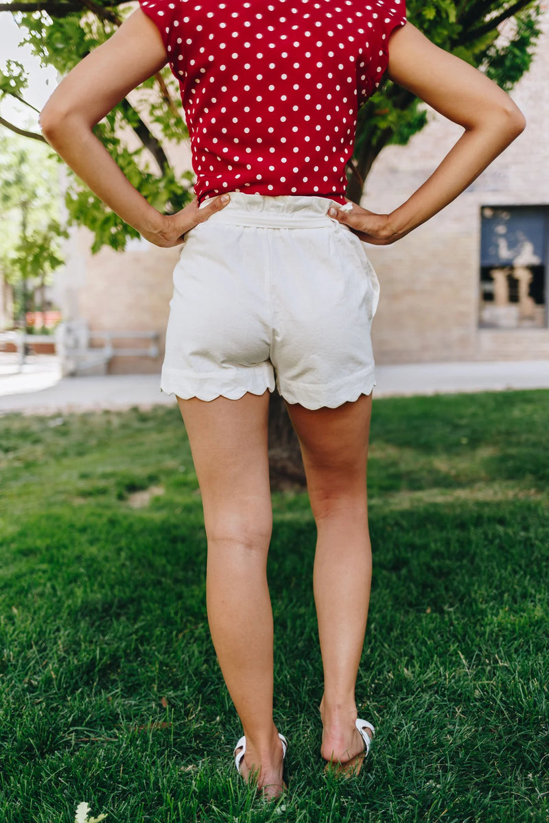 Amber Scalloped Hem Shorts In White