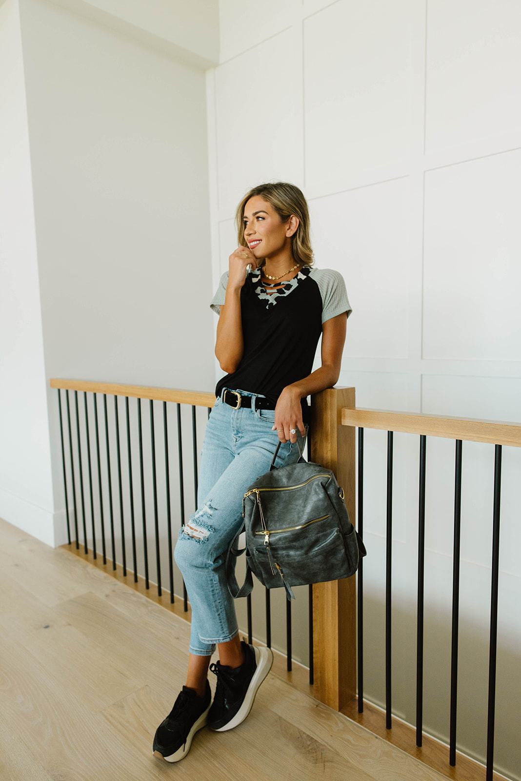 Strappy & Spotty V Top In Sage