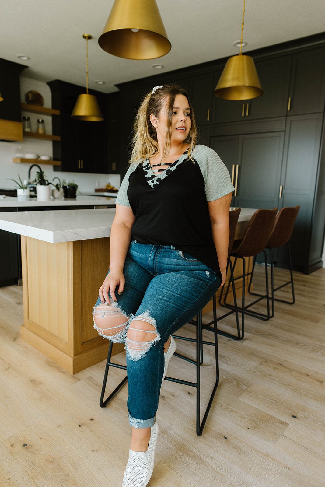 Strappy & Spotty V Top In Sage