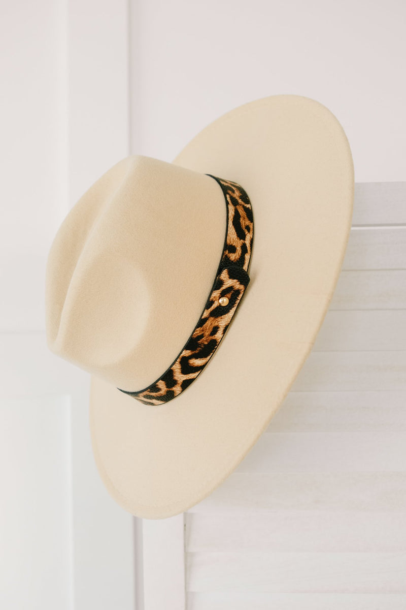 Stripe Of Sassy Hat in Ivory