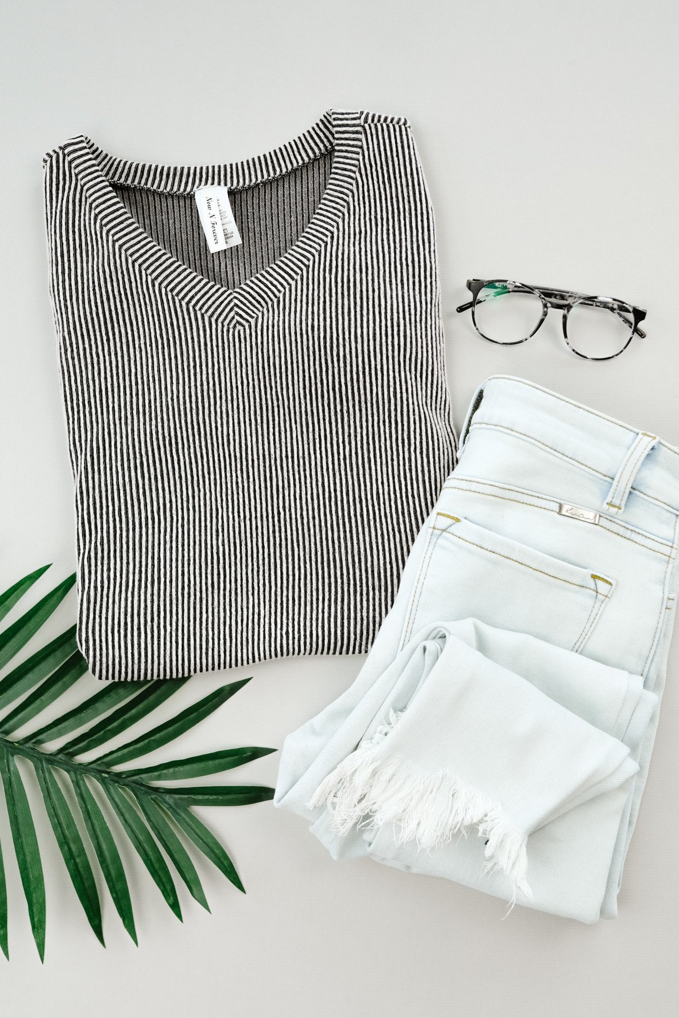 Two-Tone Ribbed V-Neck In Black