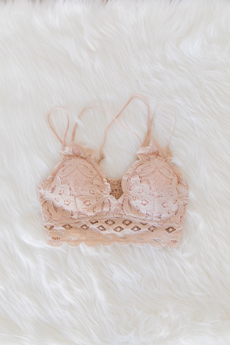 XOXO Scalloped Lace Bralette In Blush