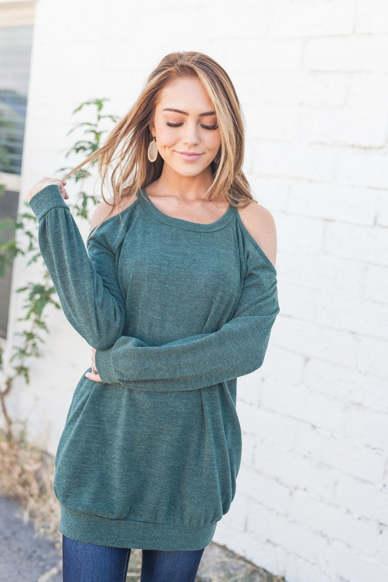 Dare To Bare Pocketed Top In Hunter Green