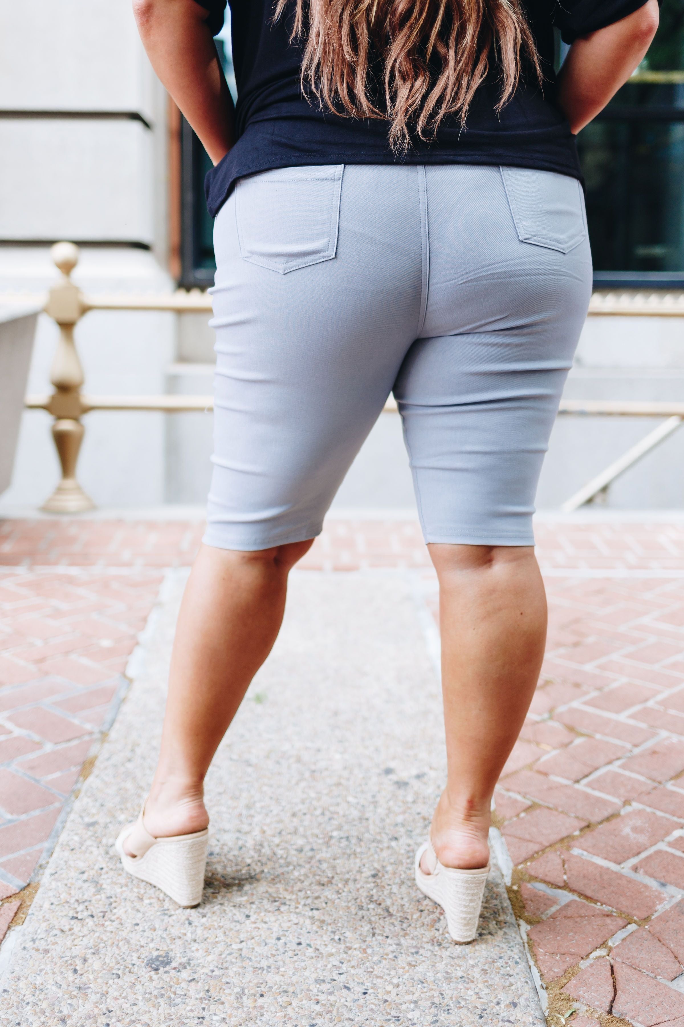 Everyday Colored Bermudas in Light Gray