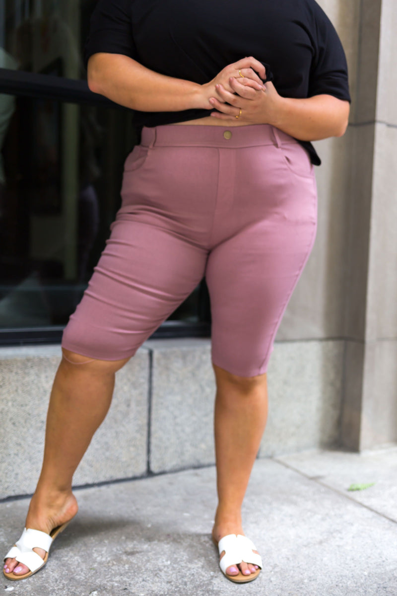 Everyday Colored Bermudas in Mauve