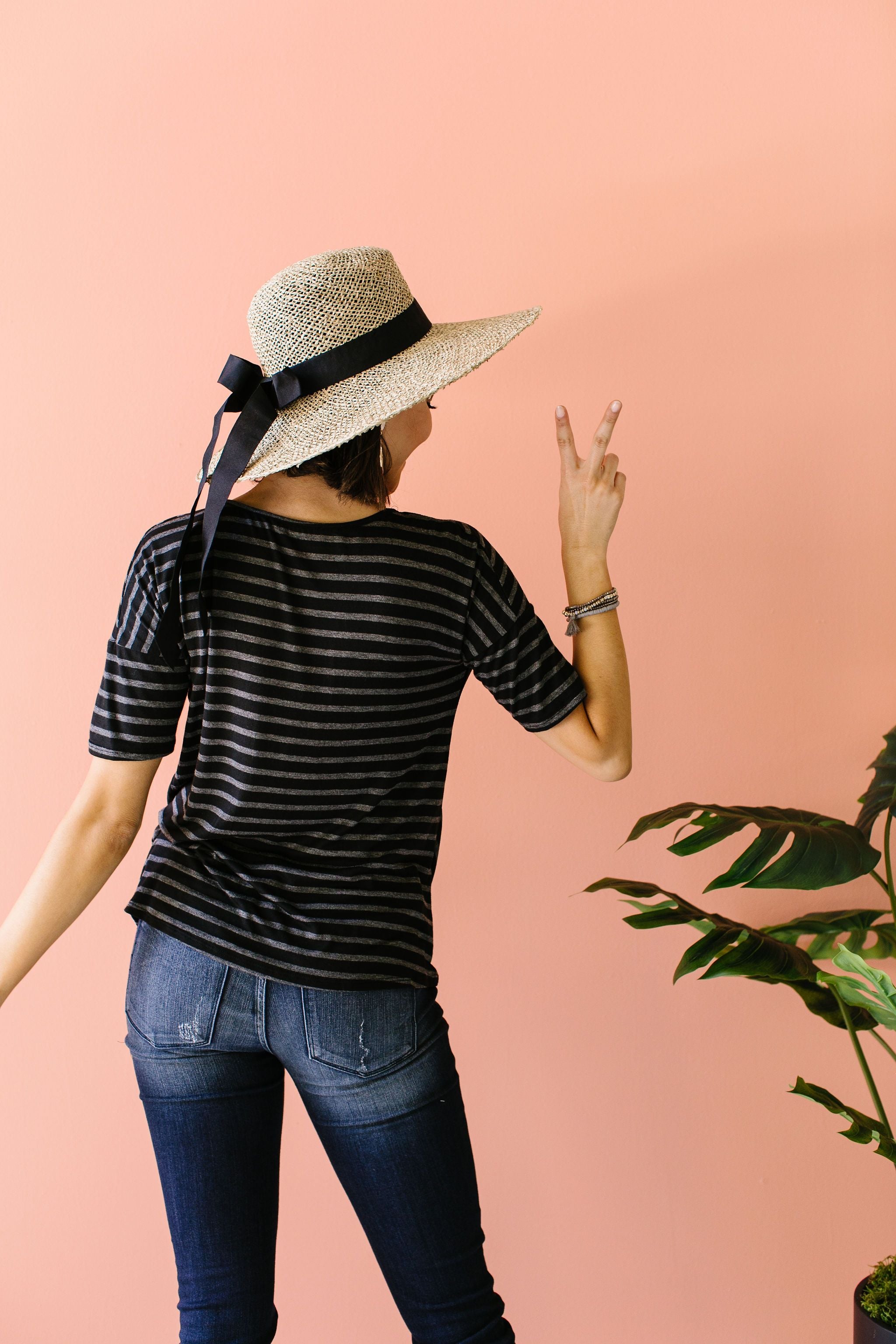 Meeting On The Homefront Top In Black