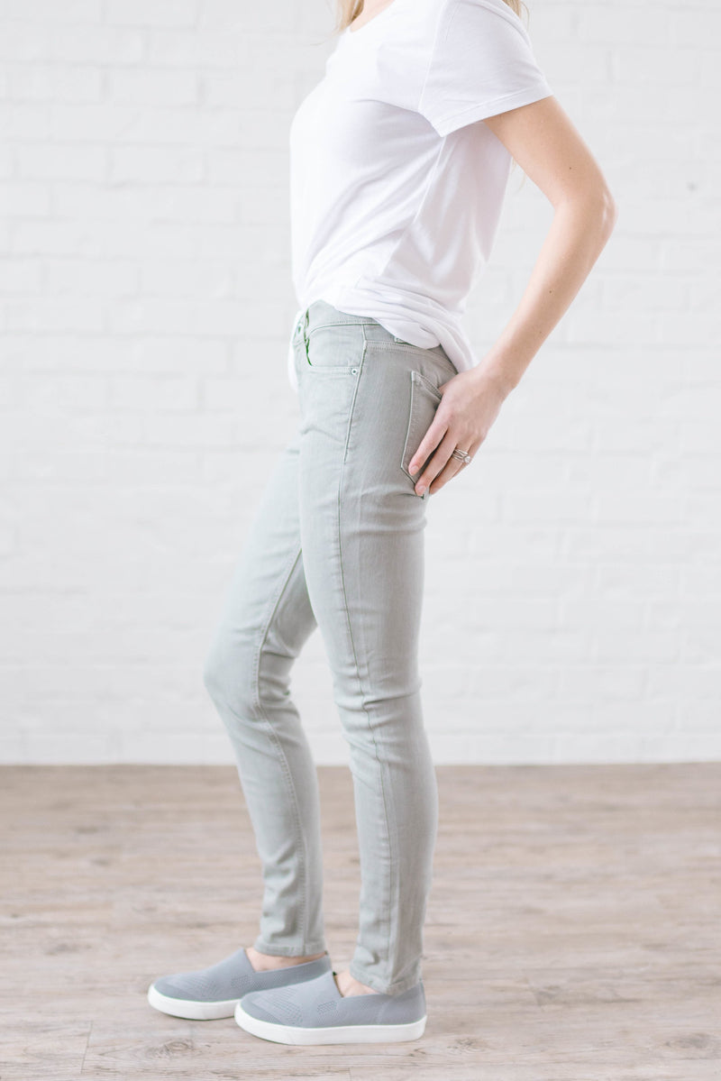 Mid Rise Skinny Jeans in Pale Sage