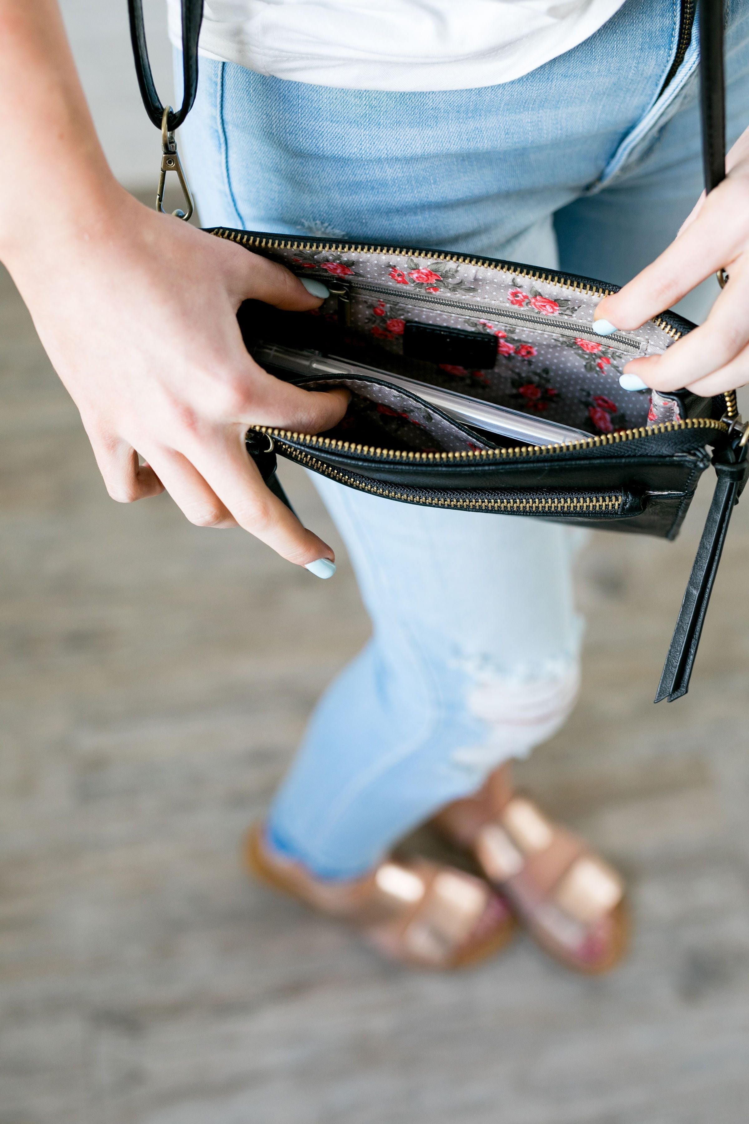 Onyx Vintage Crossbody Purse