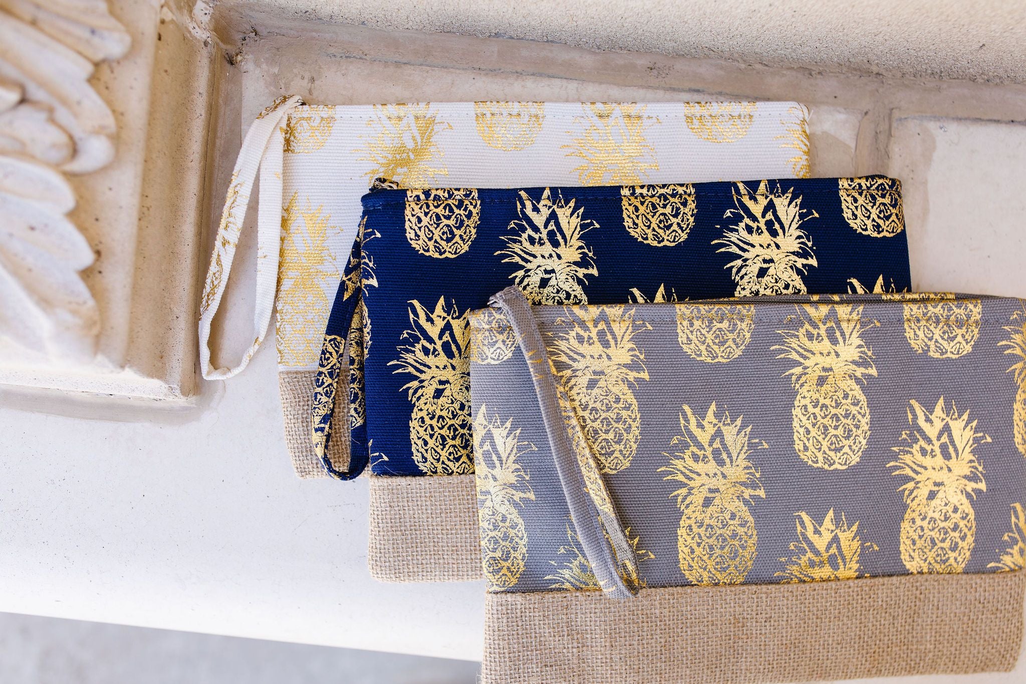 Piña Colada Clutch In Gray