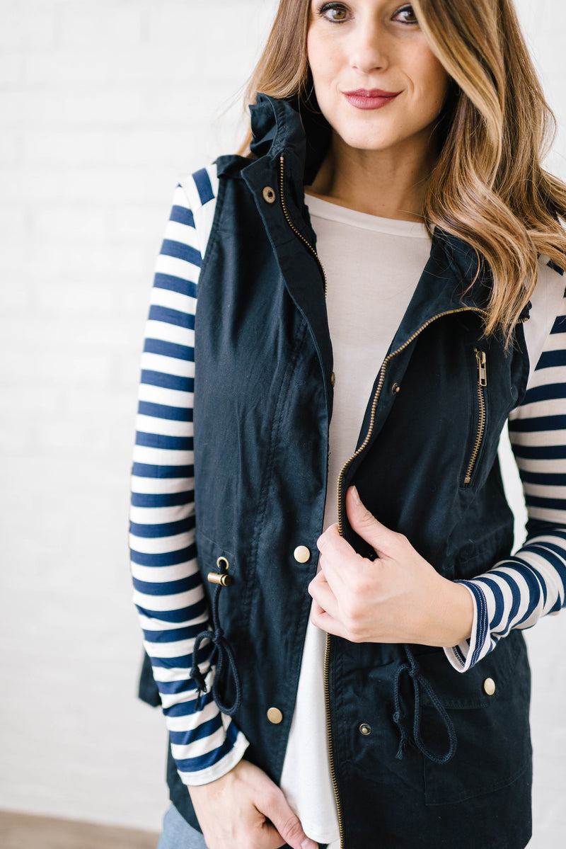 Scout Vest in Navy